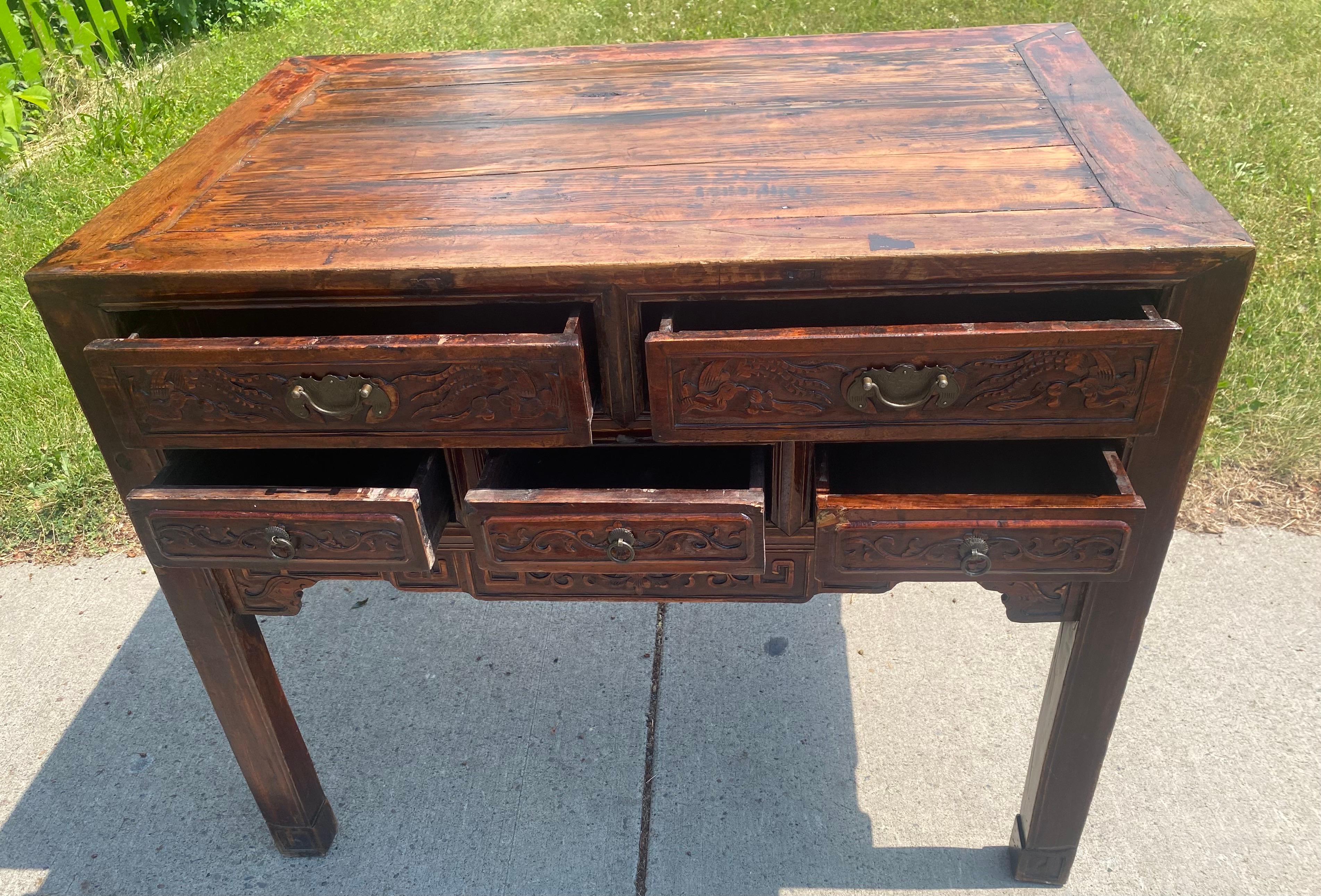 Vintage ornamentado  mesa auxiliar orientalista tallada a mano / mesa Alter en venta 2
