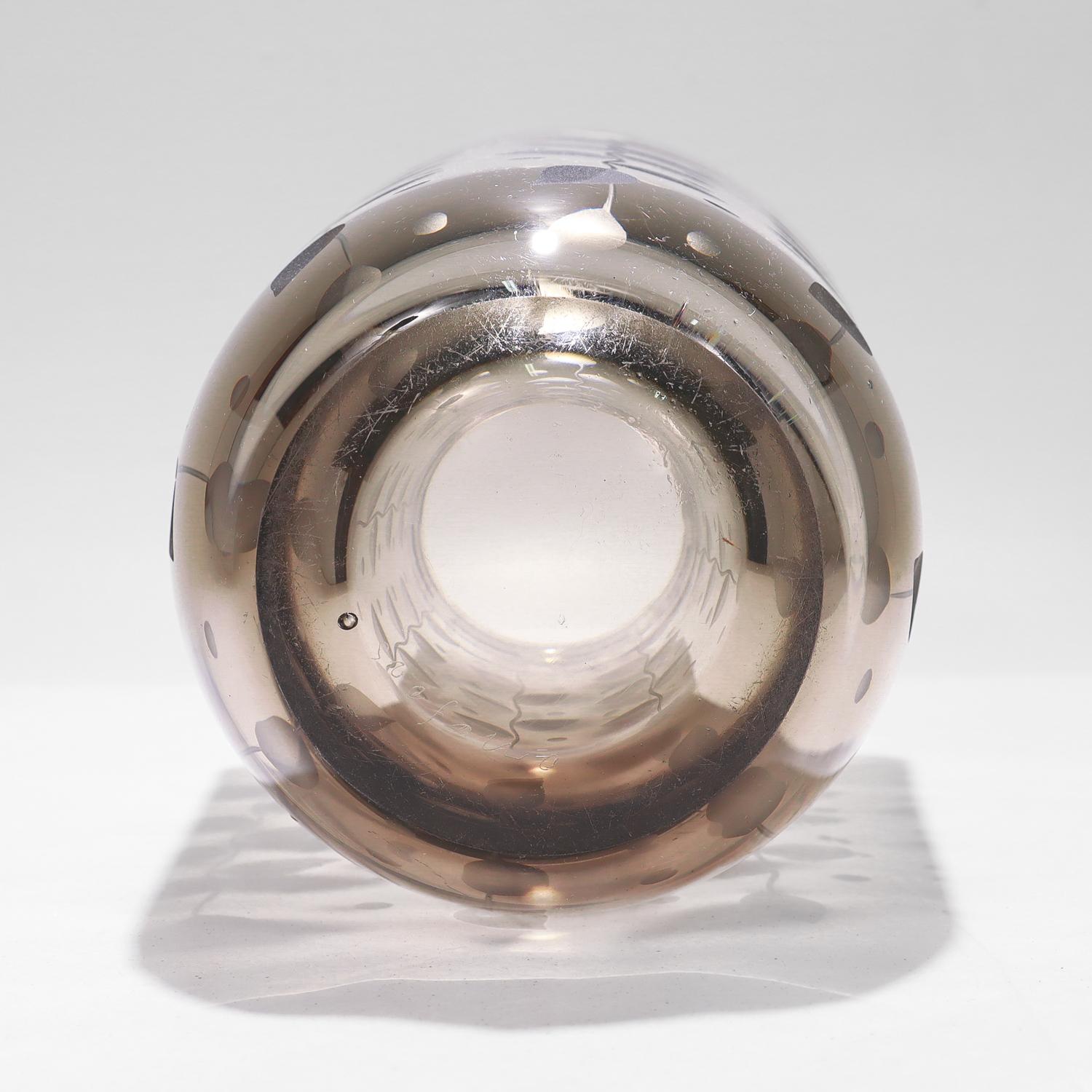 Vase d'art gris fumé Orrefors conçu par Edward Hald en vente 1