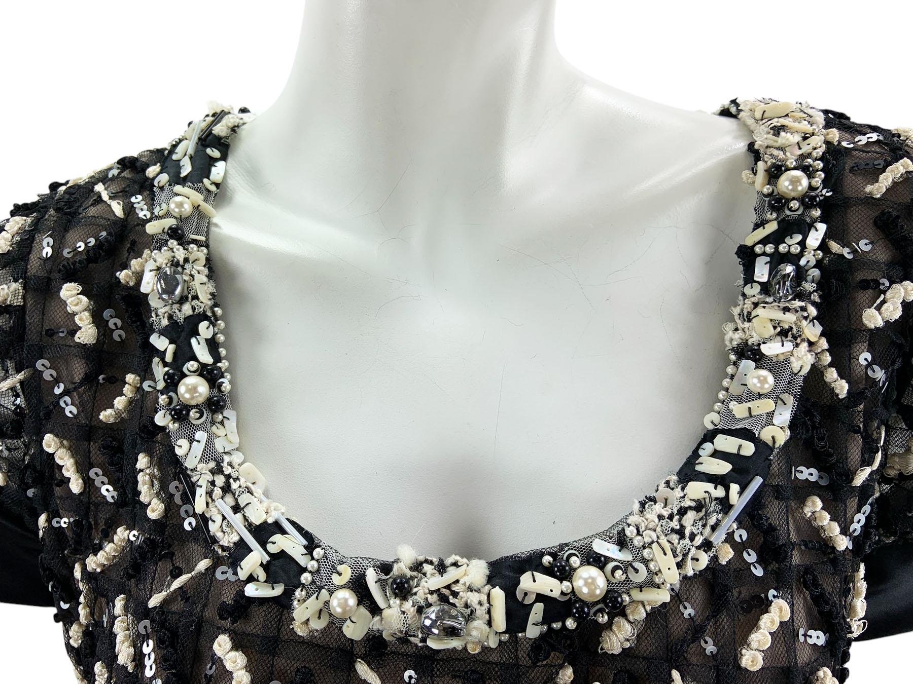 Vintage Oscar de la Renta 2009 Collection Black Beaded & Embroidered Dress 6 For Sale 2
