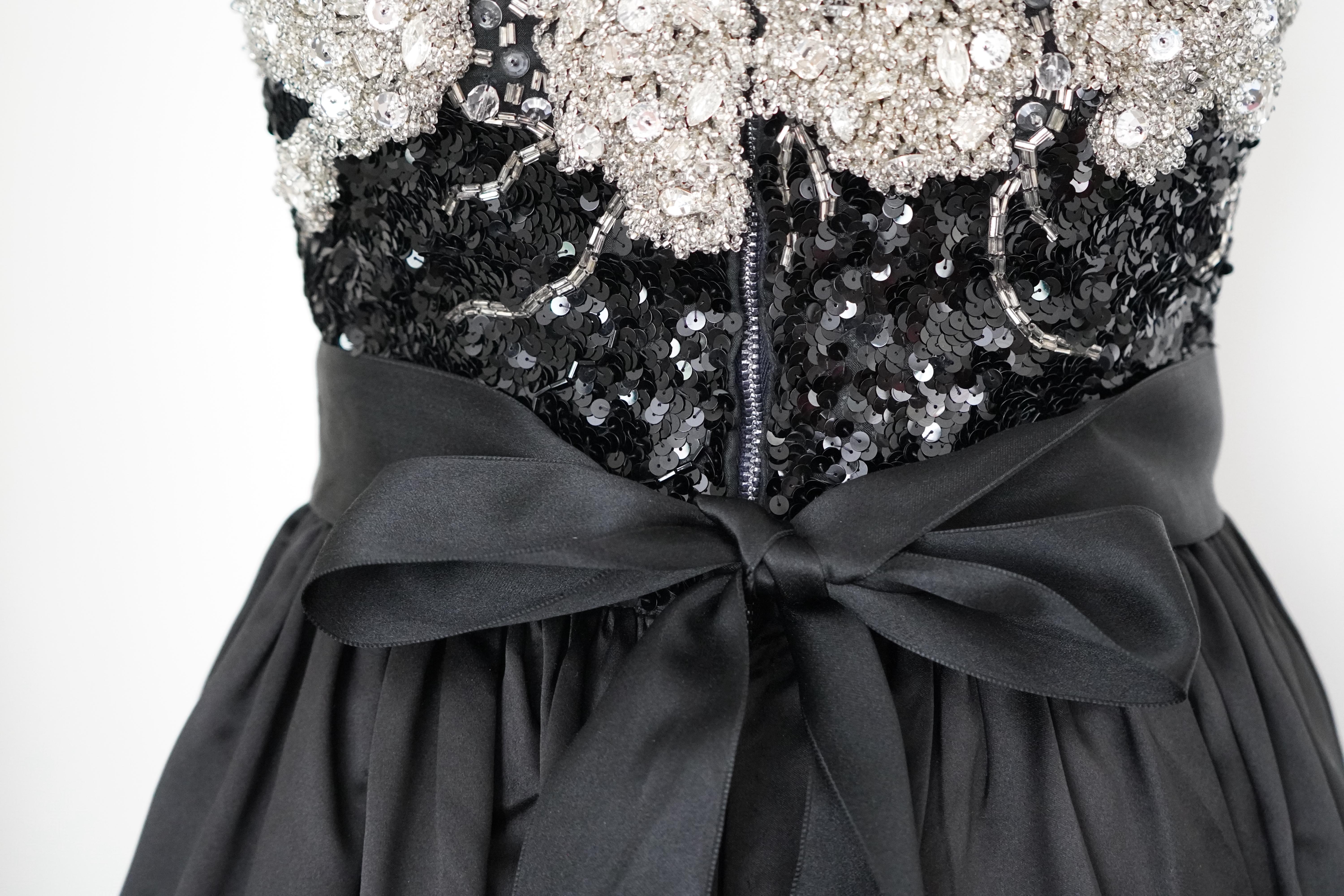 Vintage OSCAR DE LA RENTA Black Silk & Swarovski Maxi Evening Dress Gown Size 8 For Sale 1