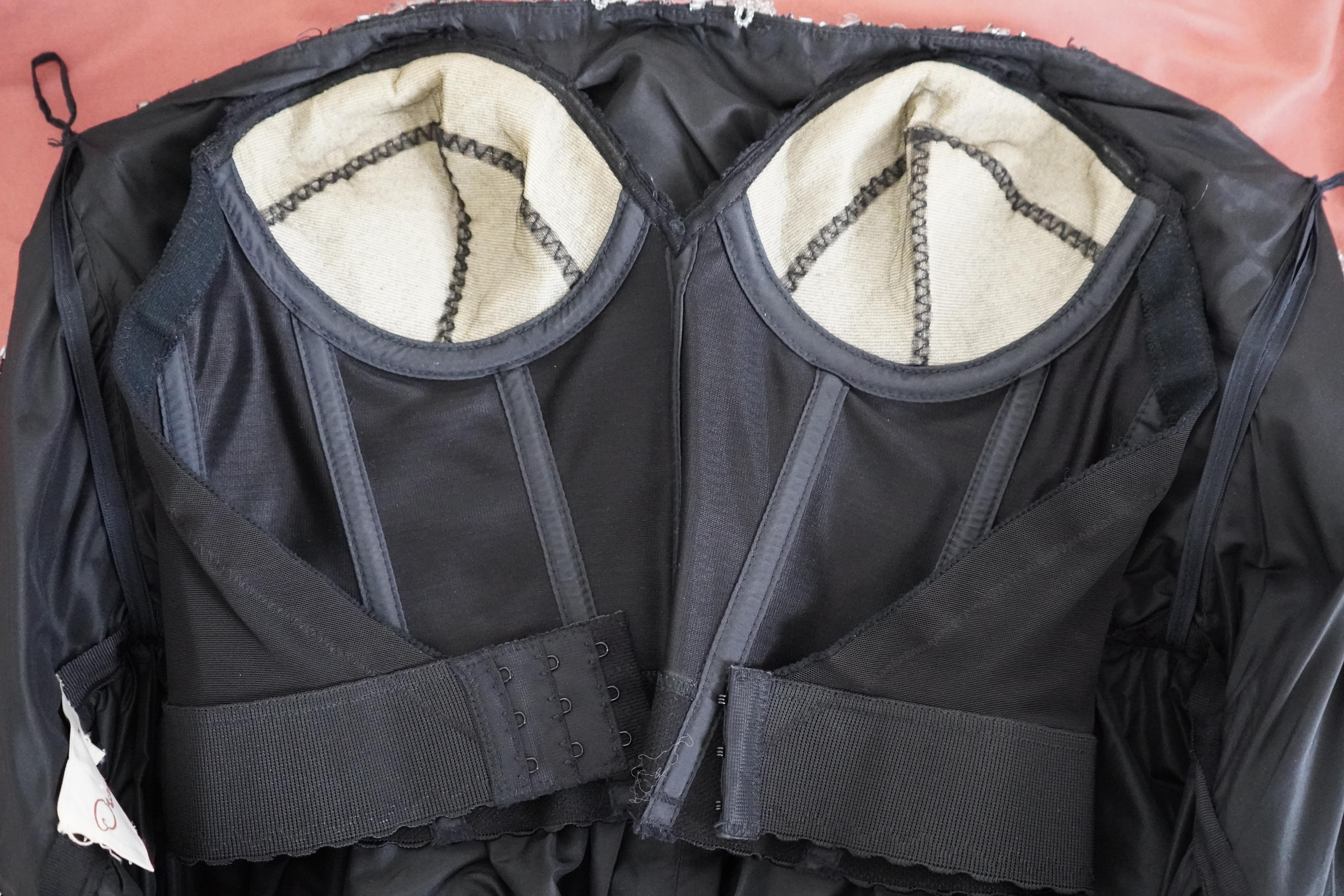 Vintage OSCAR DE LA RENTA Black Silk & Swarovski Maxi Evening Dress Gown Size 8 For Sale 4