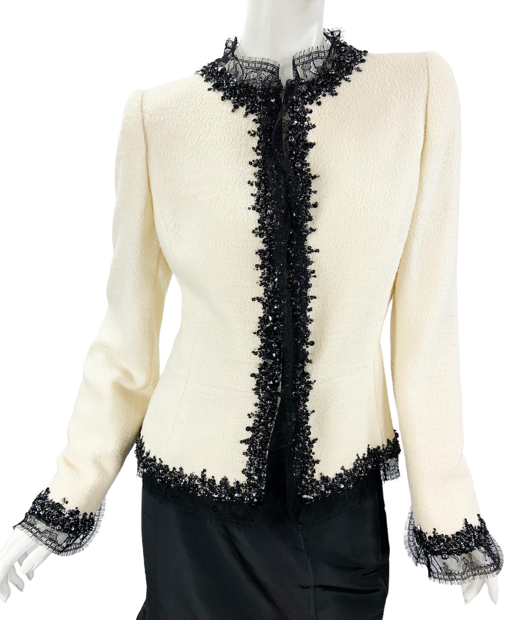 Women's Vintage Oscar de la Renta Boucle White Lace and Beads Embellished Jacket US 8  For Sale