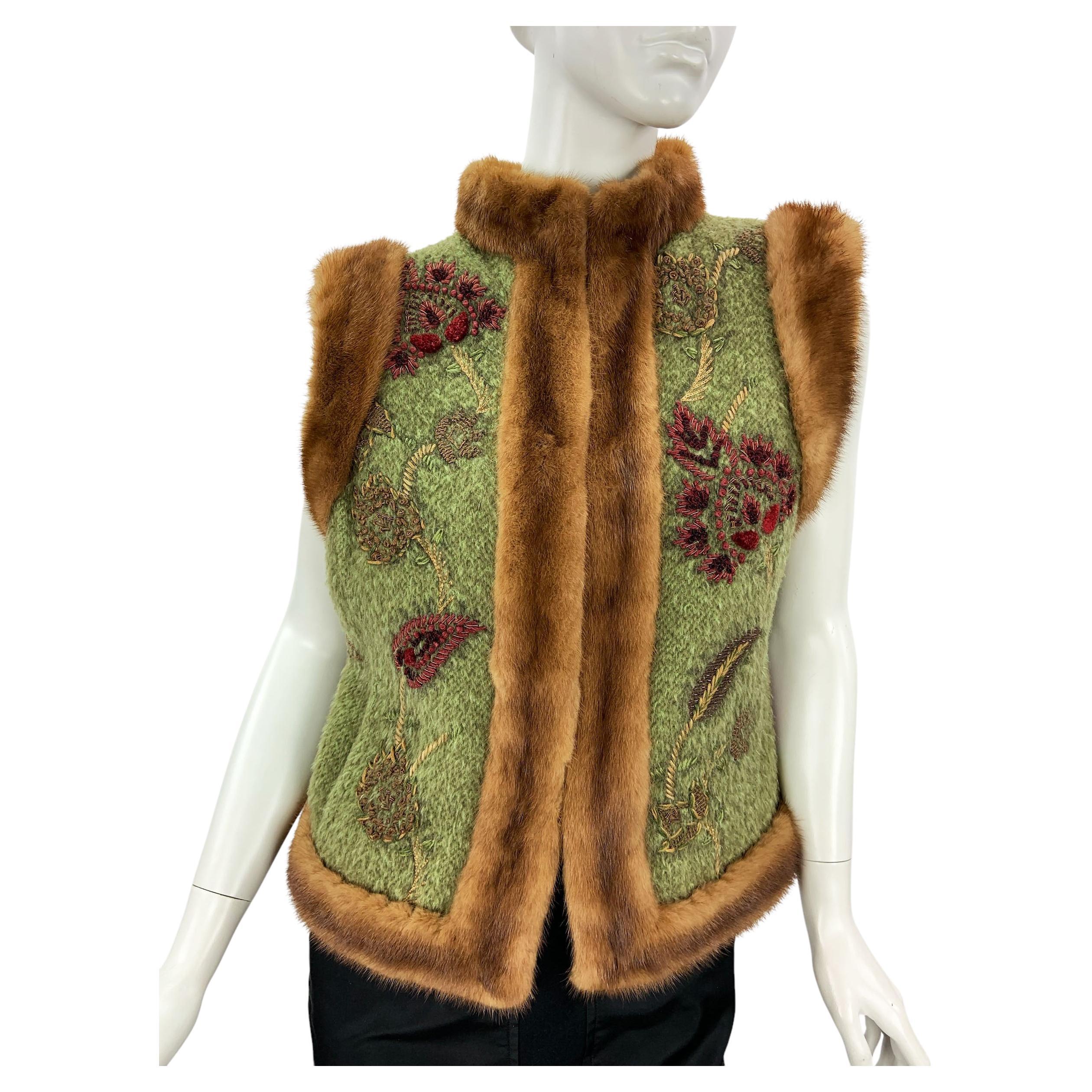 Vintage Oscar de la Renta FW 2000 Runway Sable Trim Embroidered Vest US 6 For Sale