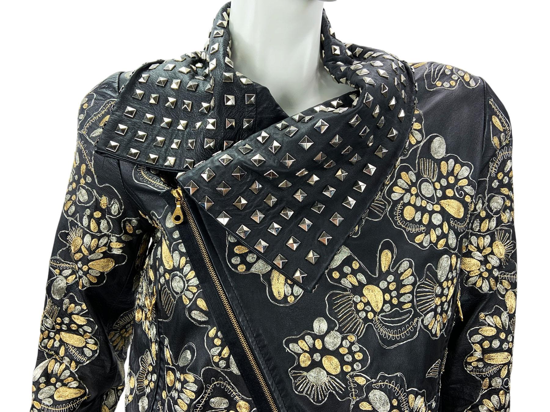 Vintage Oscar De La Renta FW 2009 Chaqueta de piel negra bordada con tachuelas US  6 en venta 2