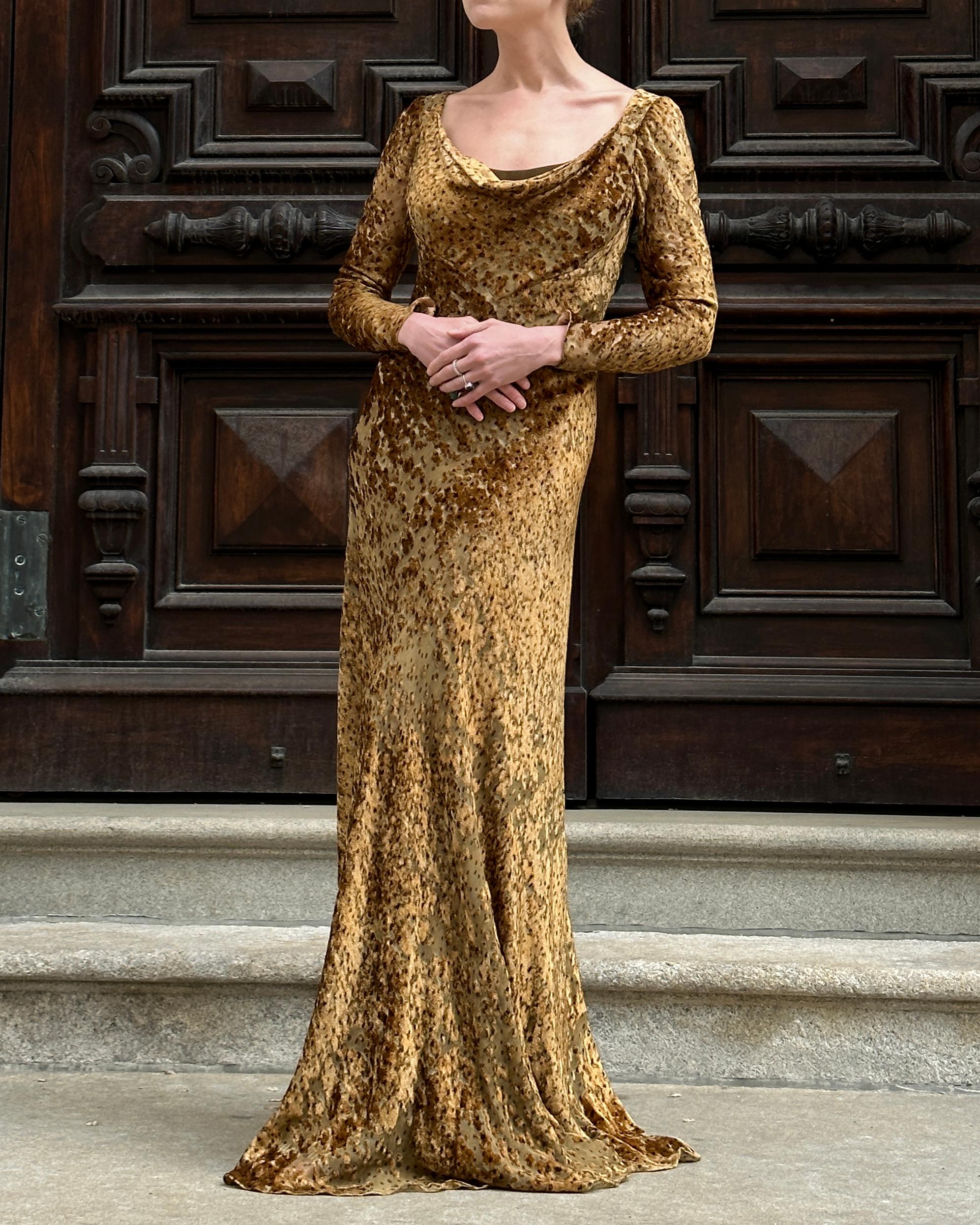 Vintage Oscar de la Renta Long Sleeve Velvet Gown 4