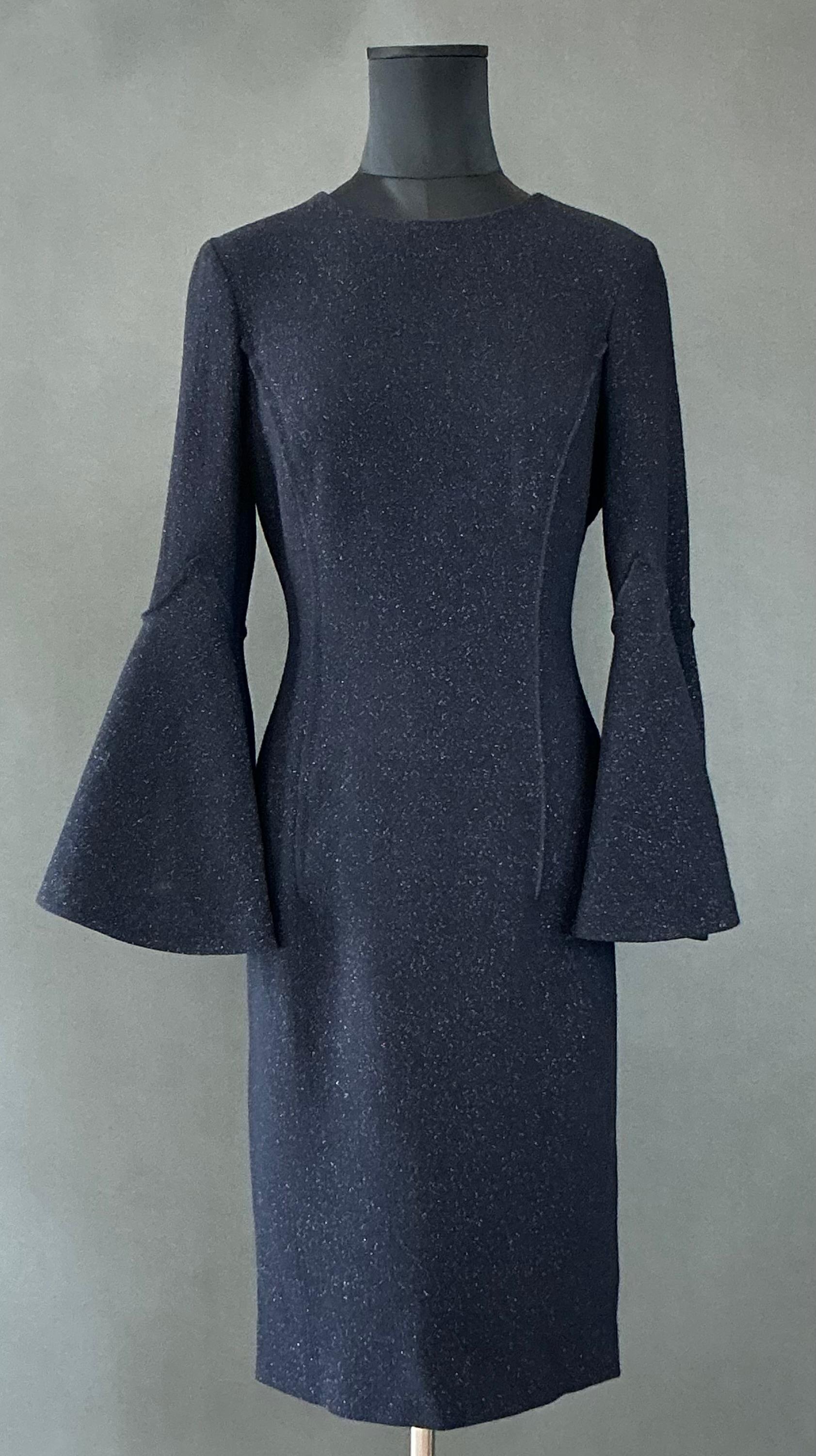 Women's or Men's Vintage Oscar de la Renta Navy Dress with Butterly Sleeve For Sale