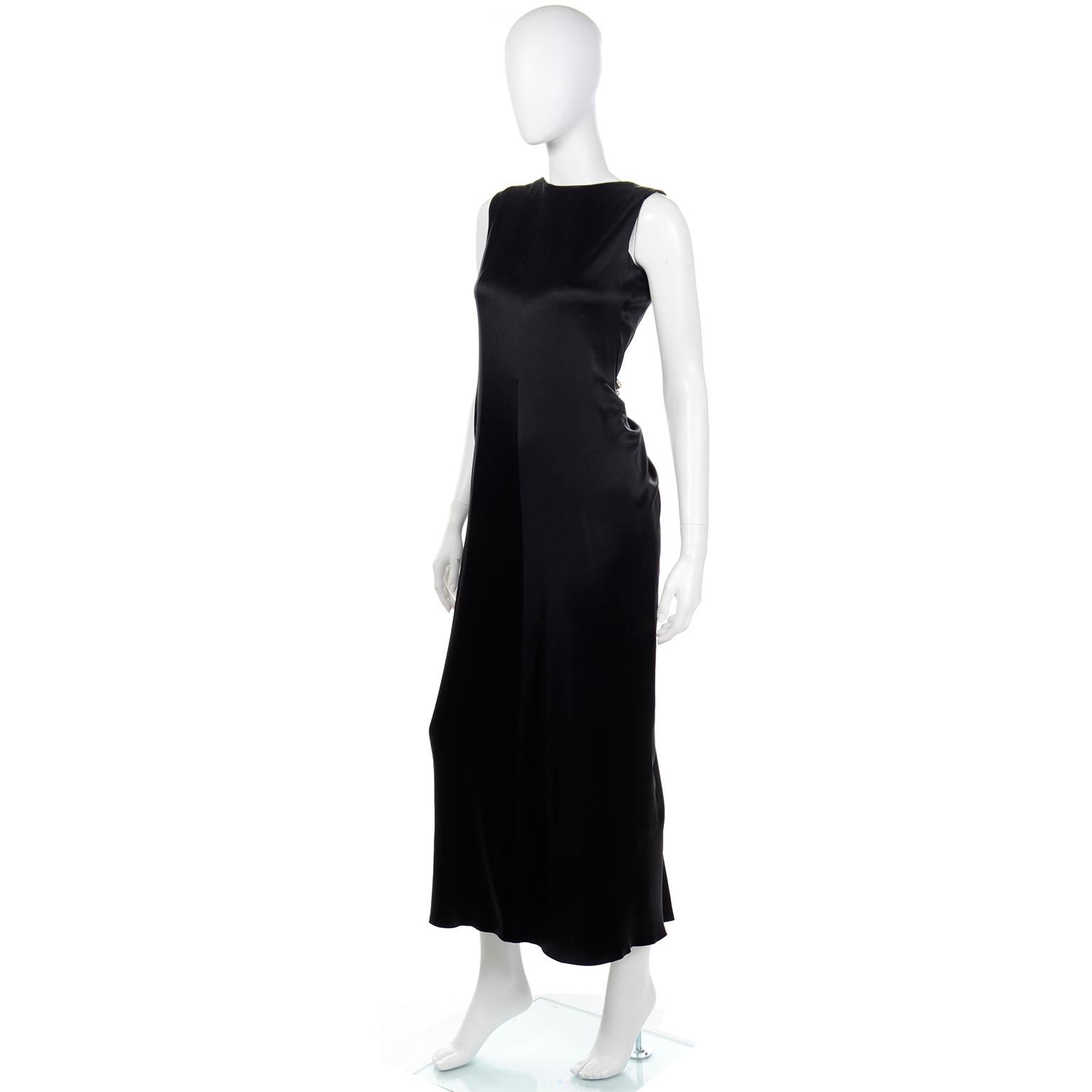 Black 1986 Oscar de la Renta Plunging Back Evening Dress W Rhinestone Bow Brooch For Sale