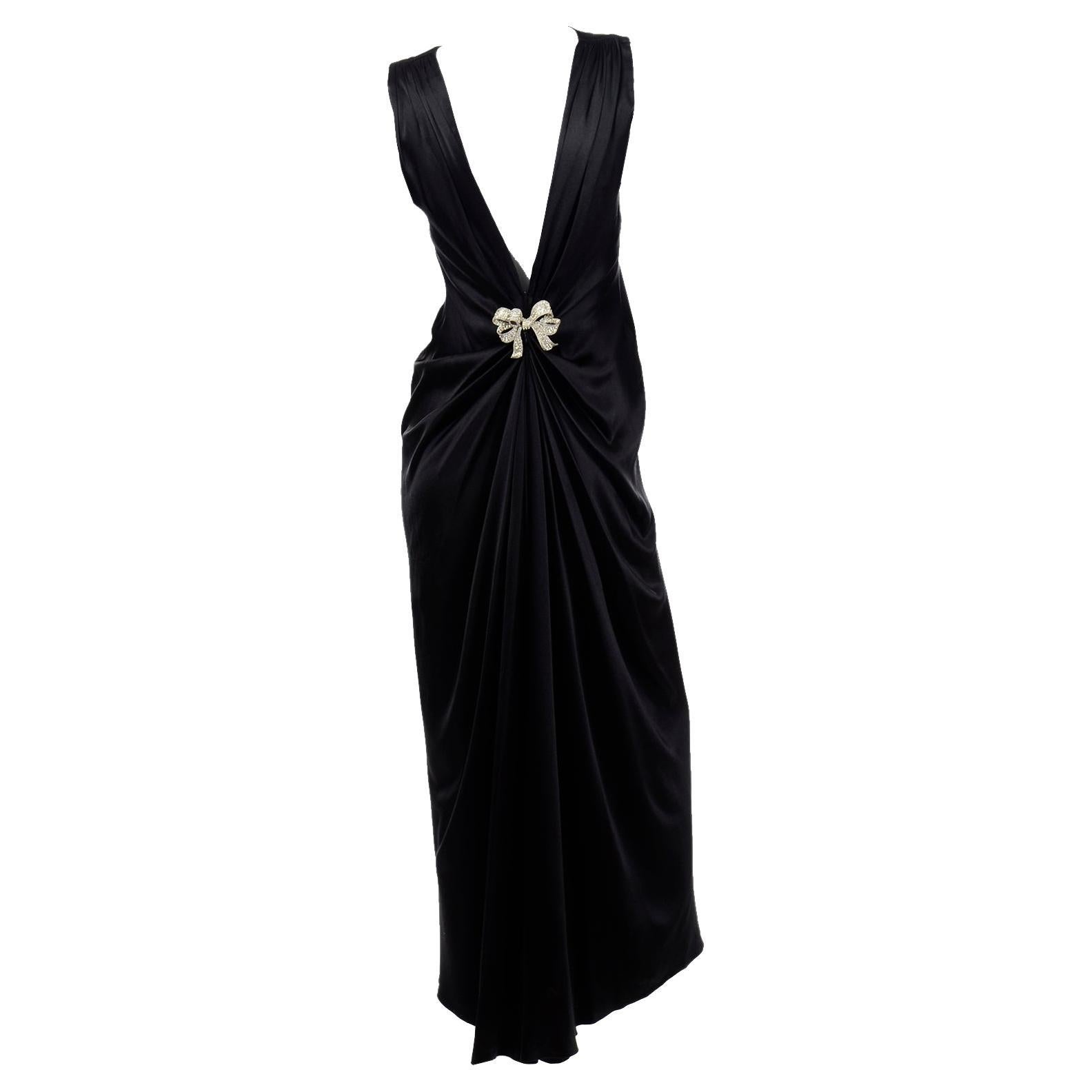 1986 Oscar de la Renta Plunging Back Evening Dress W Rhinestone Bow Brooch For Sale