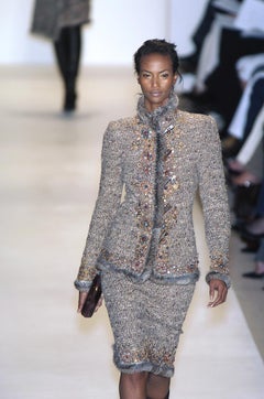 Oscar De La Renta 2004 Runway Campaign Embellished Fur Trim Skirt Suit size 8