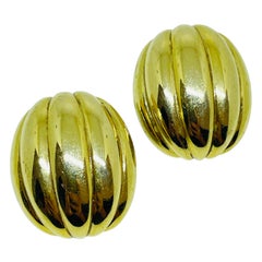 Vintage OSCAR DE LA RENTA signed gold massive designer clip on earrings
