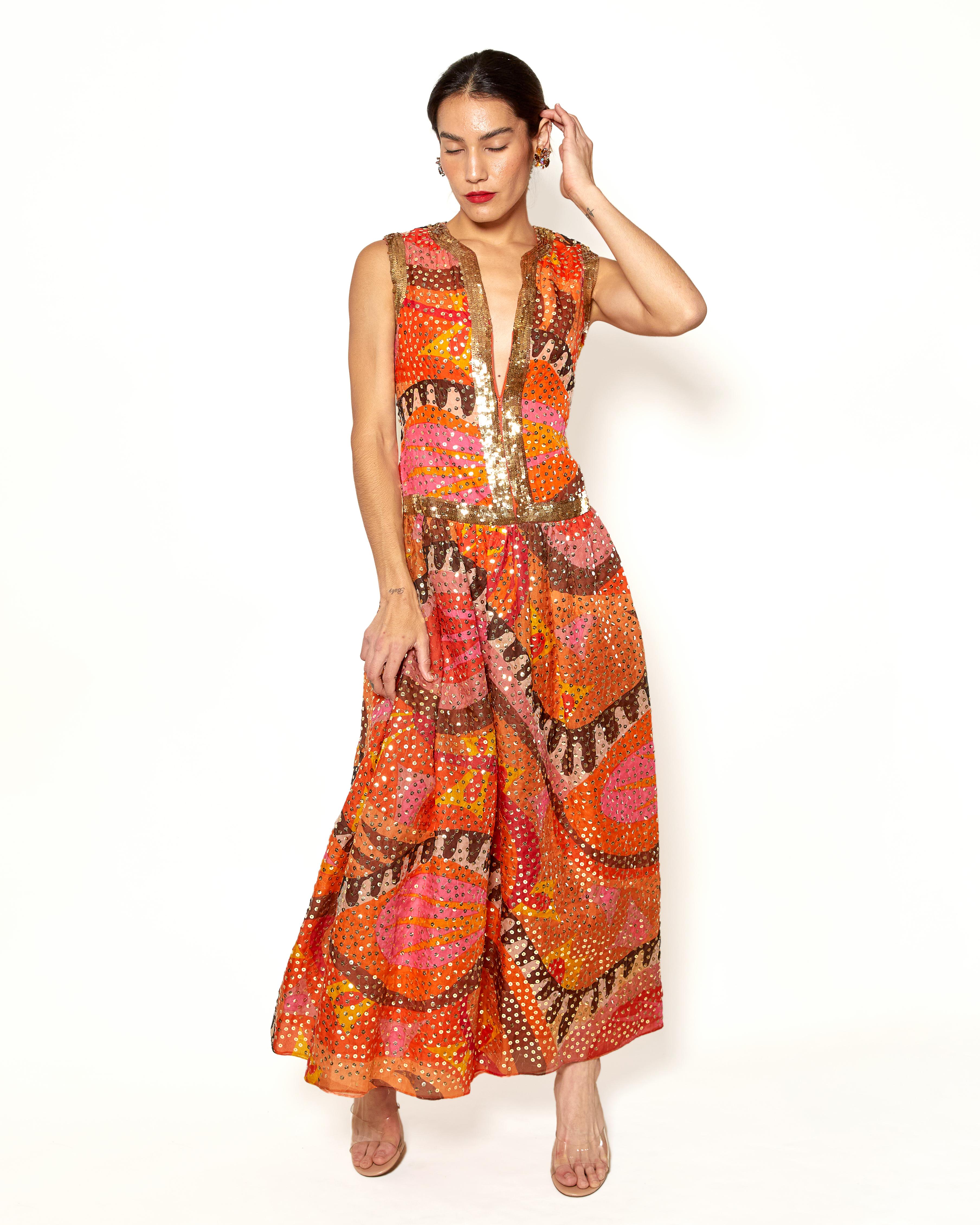 Vintage Oscar De La Renta Silk Colorful Gown With Gold Sequins In Good Condition For Sale In Los Angeles, CA