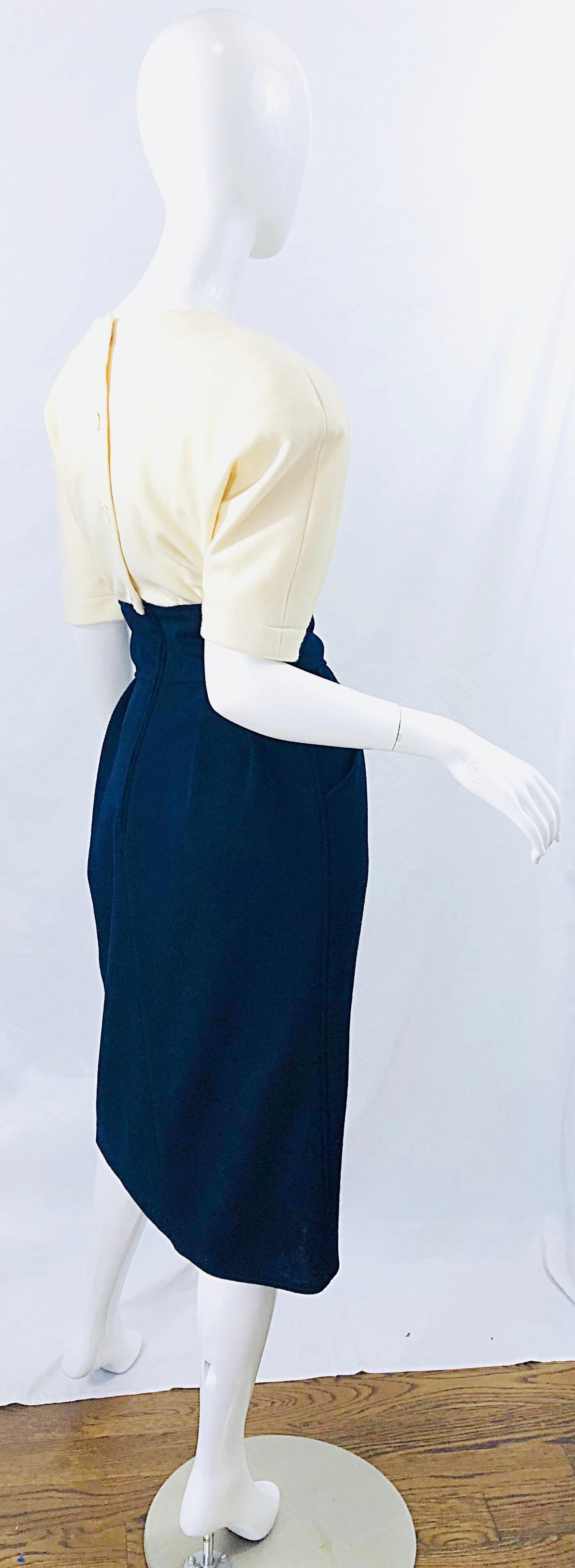 Vintage Oscar de la Renta Size 10 / 12 1980s Navy Blue + Ivory Wool 80s Dress In Excellent Condition In San Diego, CA