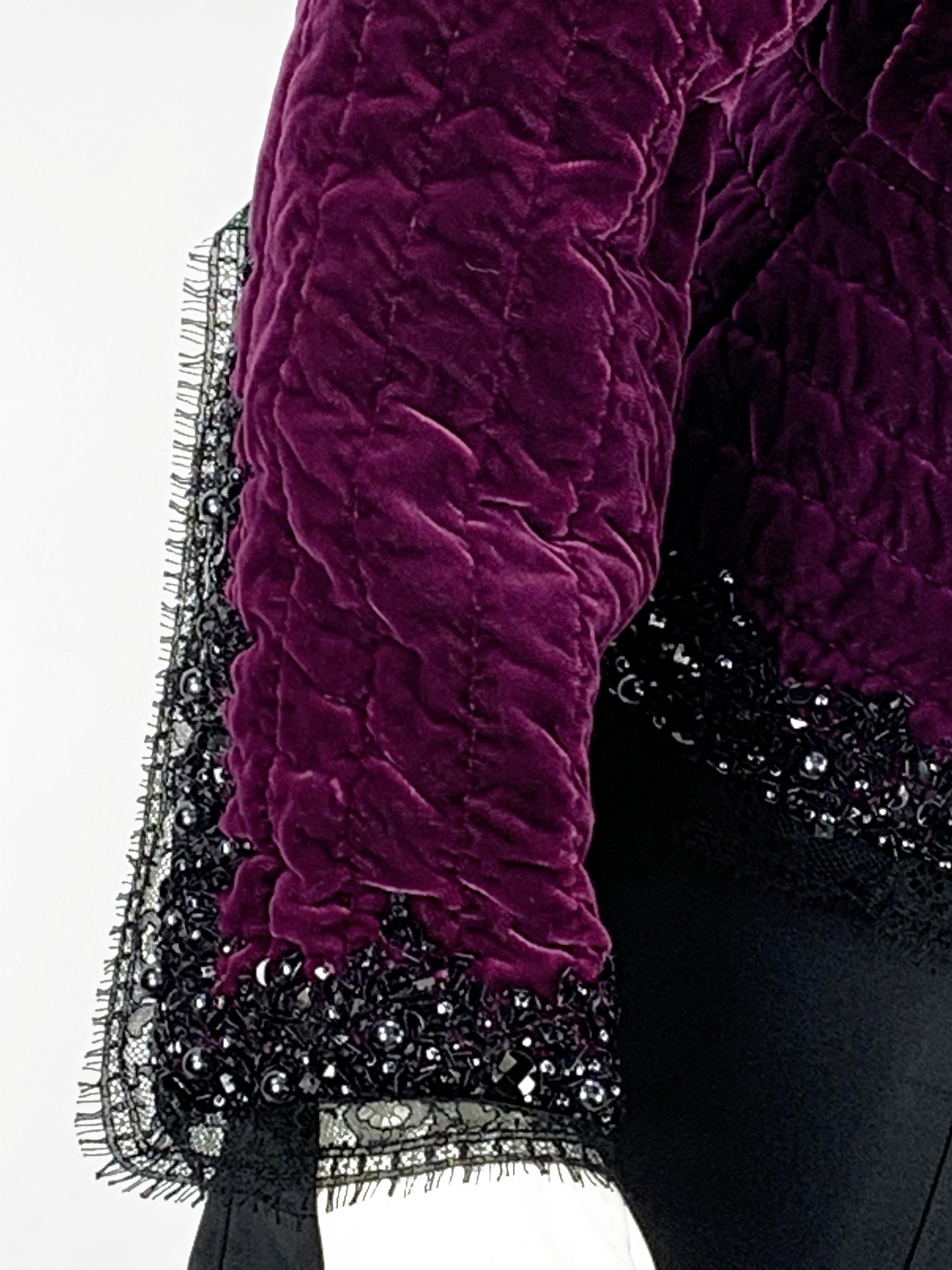 Vintage Oscar de la Renta Velvet Quilted Lace Beads Embellished Fitted Jacket  For Sale 2