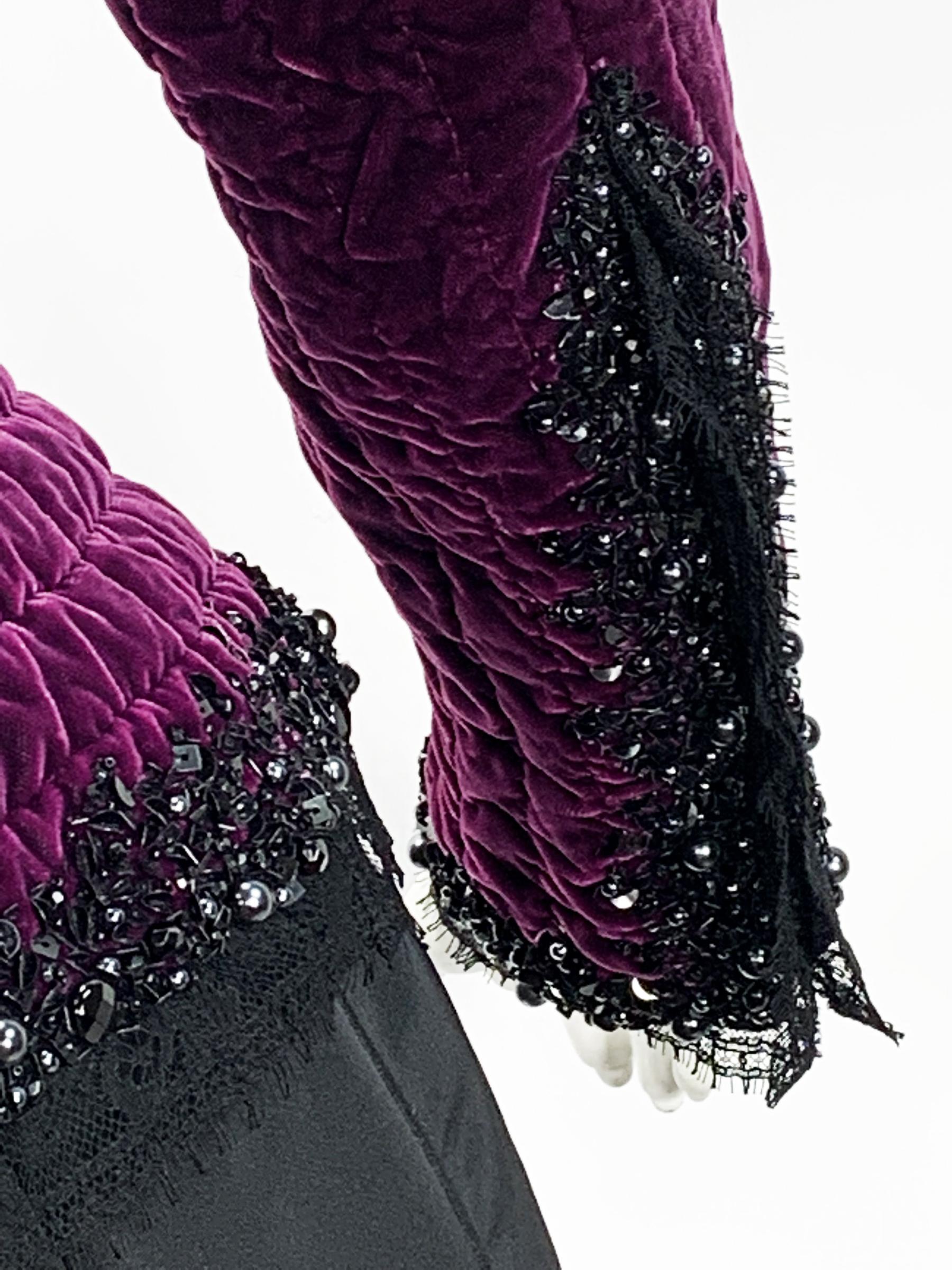 Vintage Oscar de la Renta Velvet Quilted Lace Beads Embellished Fitted Jacket  For Sale 3