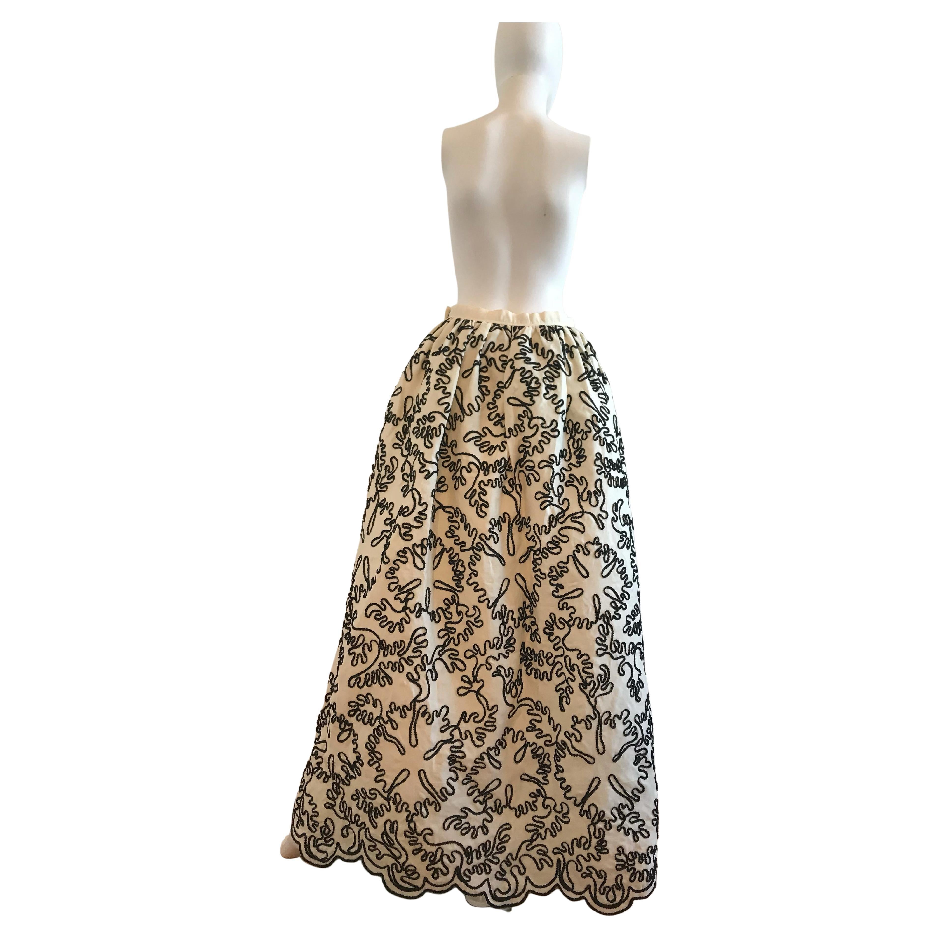 Brown Vintage Oscar De La Renta White Silk Skirt with Black Embroidery For Sale