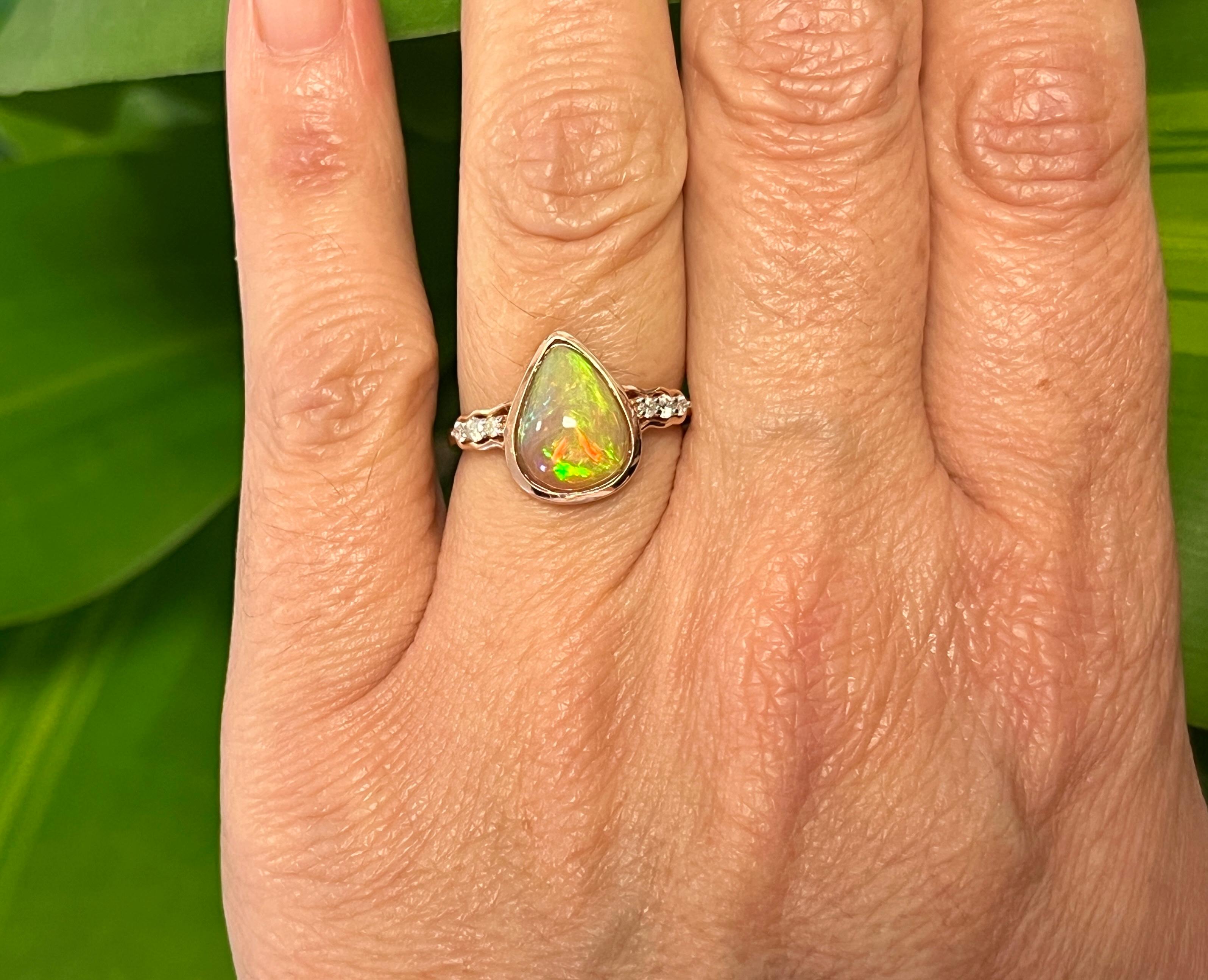 Vintage Oscar Friedman 1.50 Carat Pear-Shaped Opal & Diamond 14K Rose Gold Ring In Excellent Condition For Sale In Miami, FL