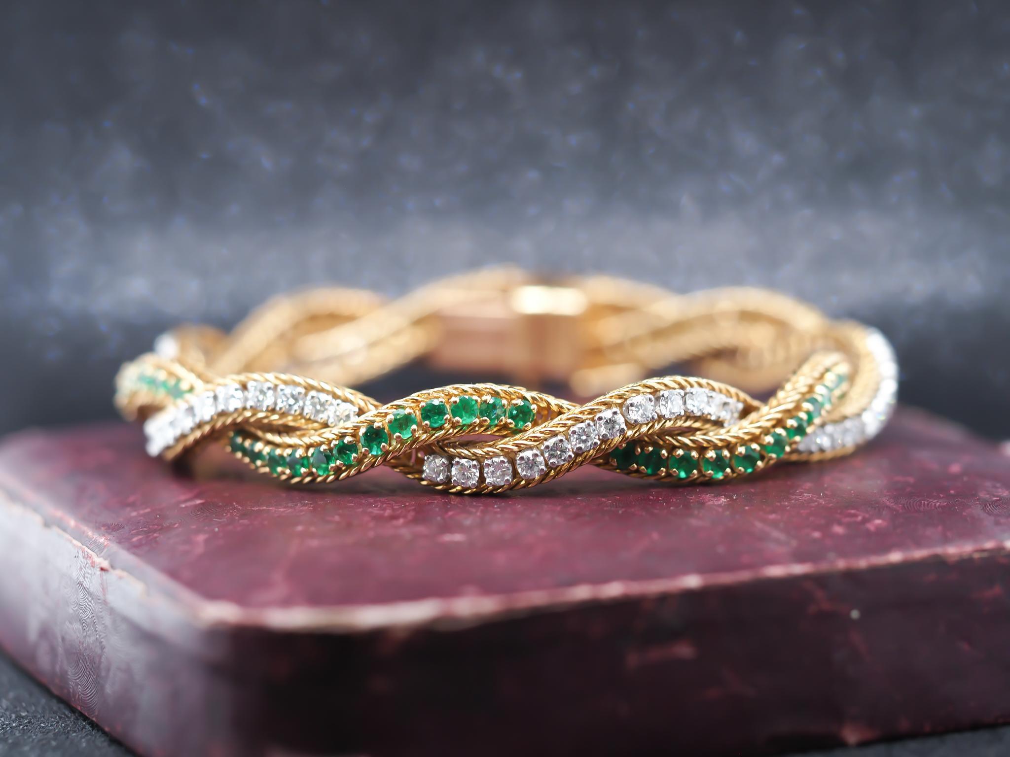 Vintage Oscar Heyman 18K Gold & Platinum Emerald and Diamond Bracelet In Good Condition For Sale In Hicksville, NY