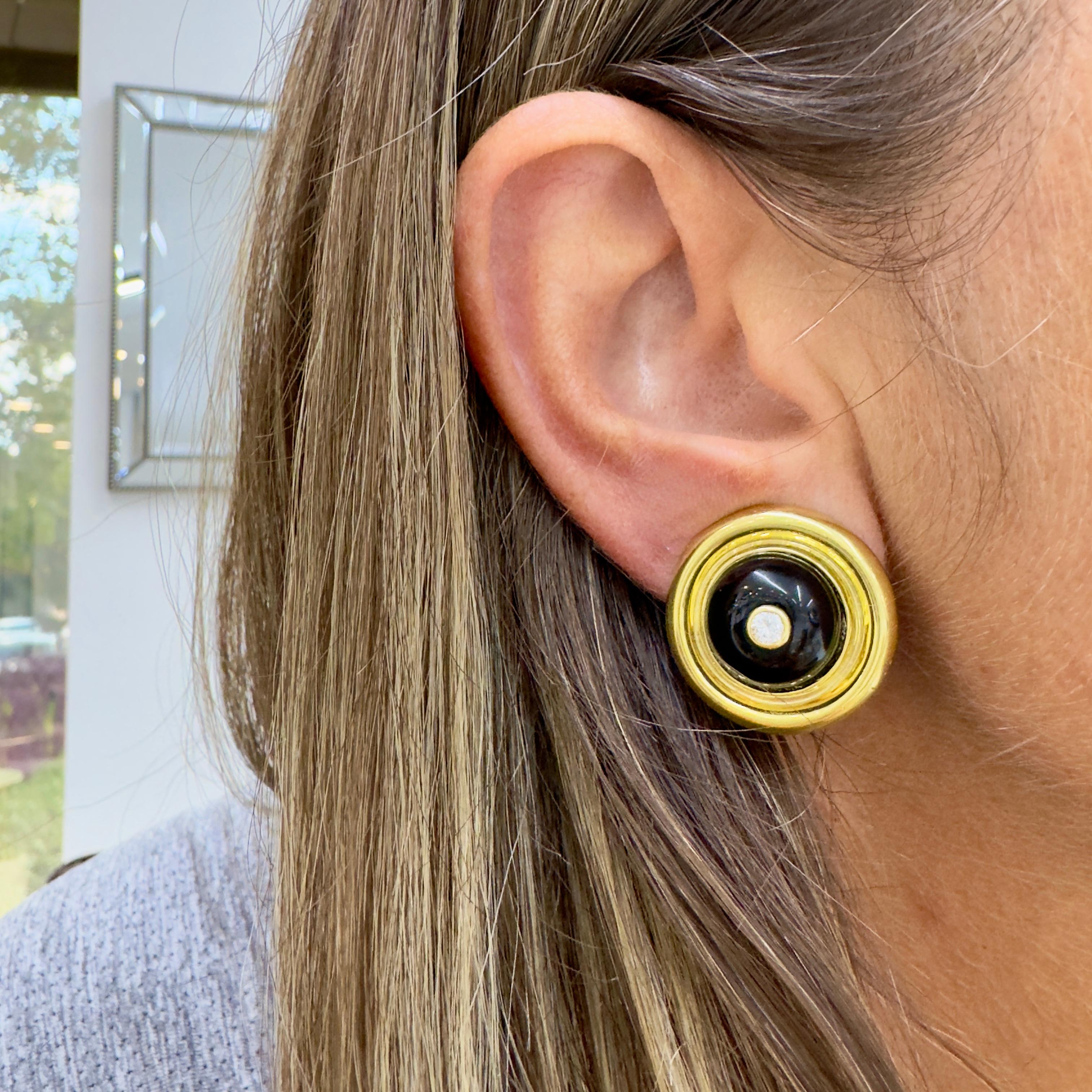 Oscar Heyman and Bros. d'epoca, orecchini a clip in oro giallo 18 carati con diamanti e onice in vendita 4