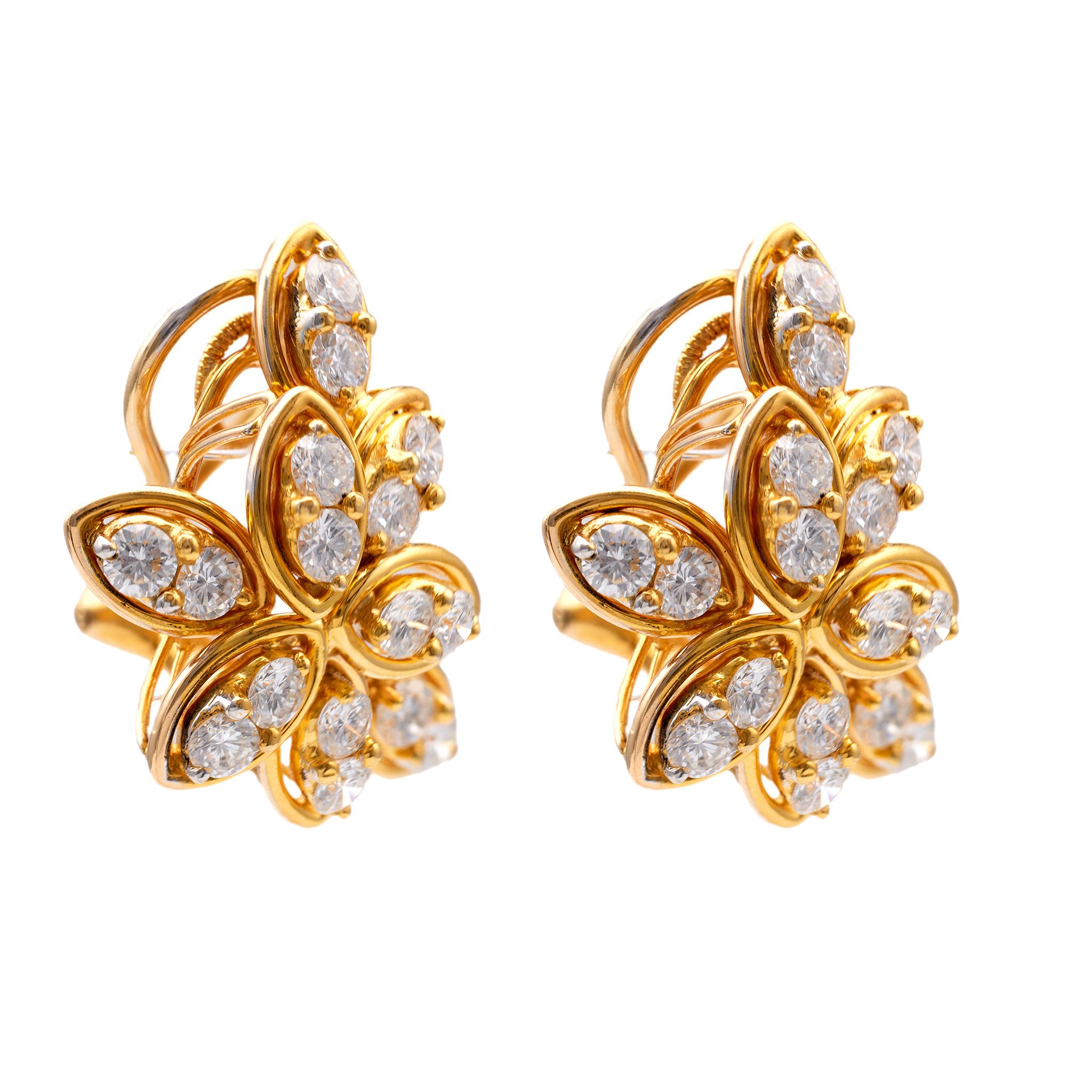 Women's or Men's Vintage Oscar Heyman Diamond 18k Yellow Gold Earrings