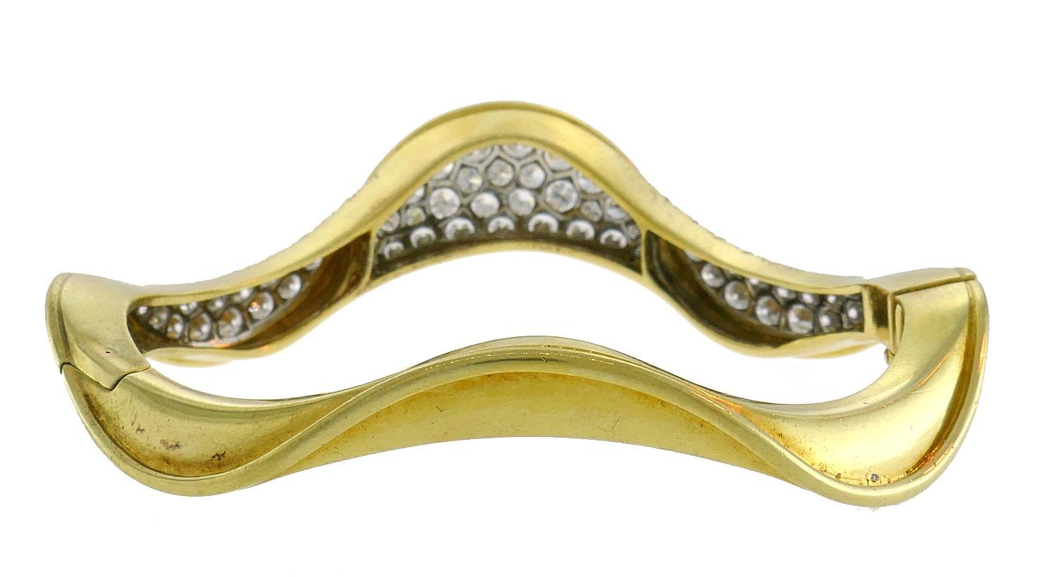 Round Cut Vintage Oscar Heyman Diamond Gold Bangle Bracelet