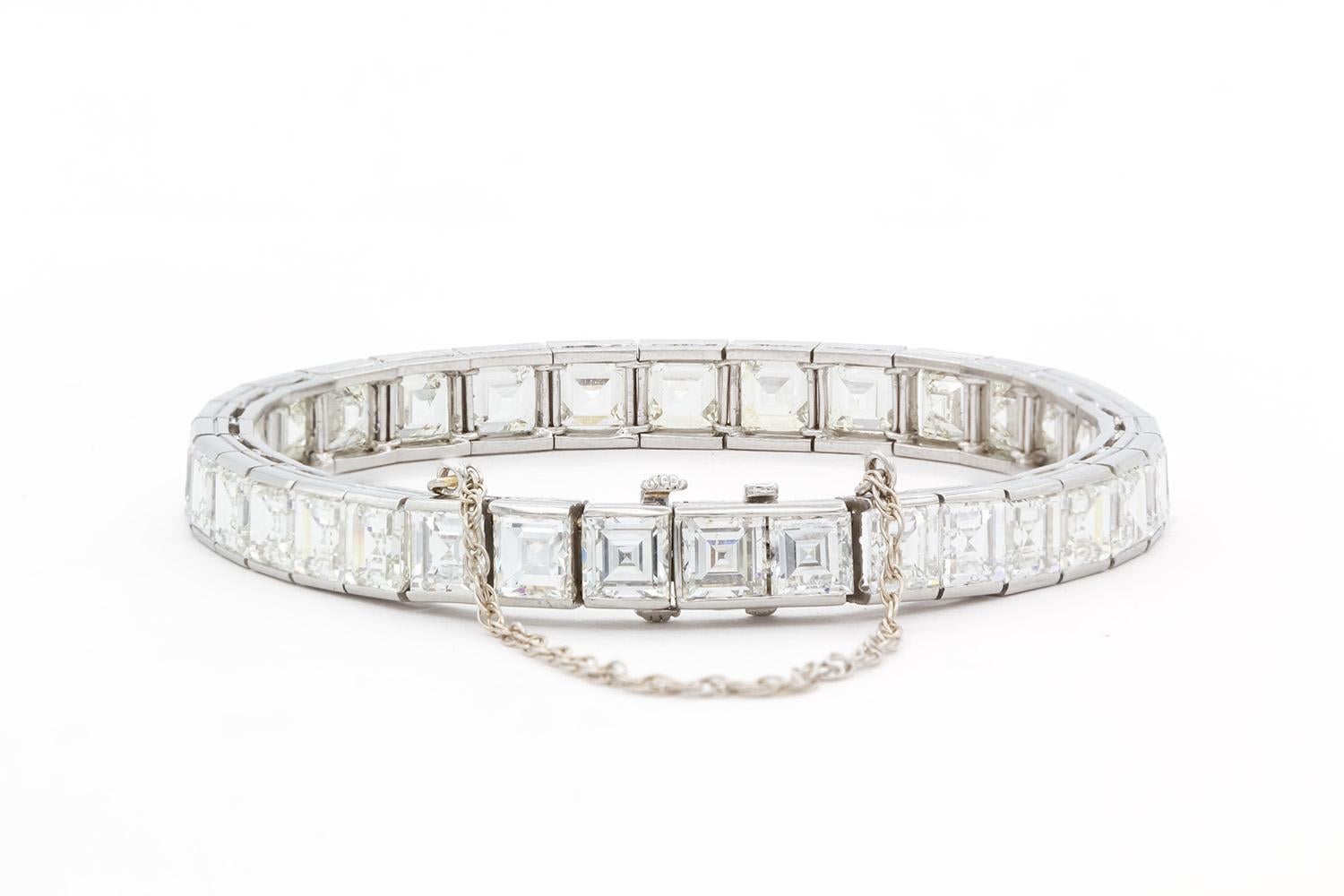 Vintage Oscar Heyman Platinum and Carre Cut Diamond Line Bracelet 25.00ctw In Good Condition In Tustin, CA