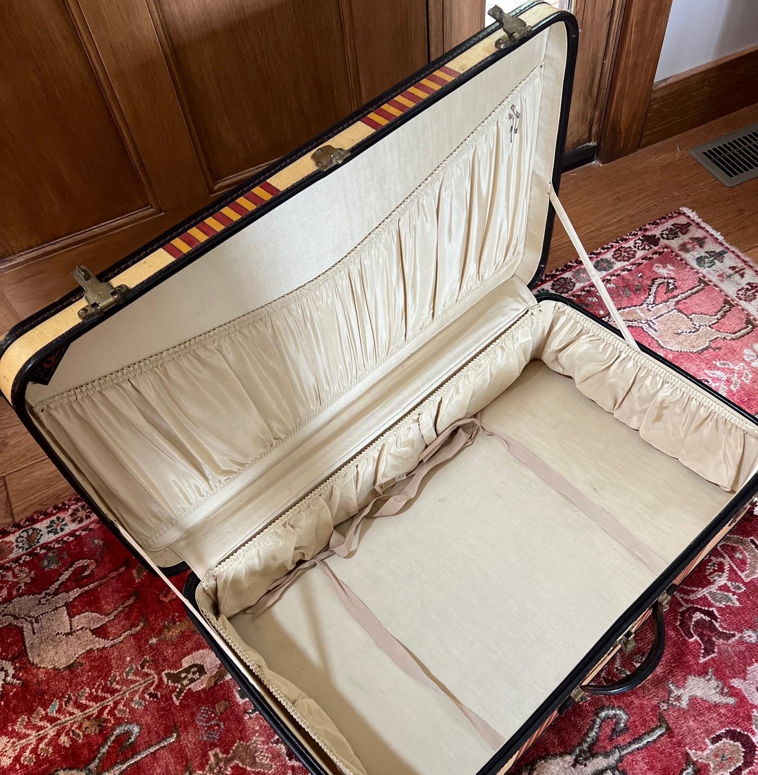 Vintage Oshkosh Suitcase For Sale 2