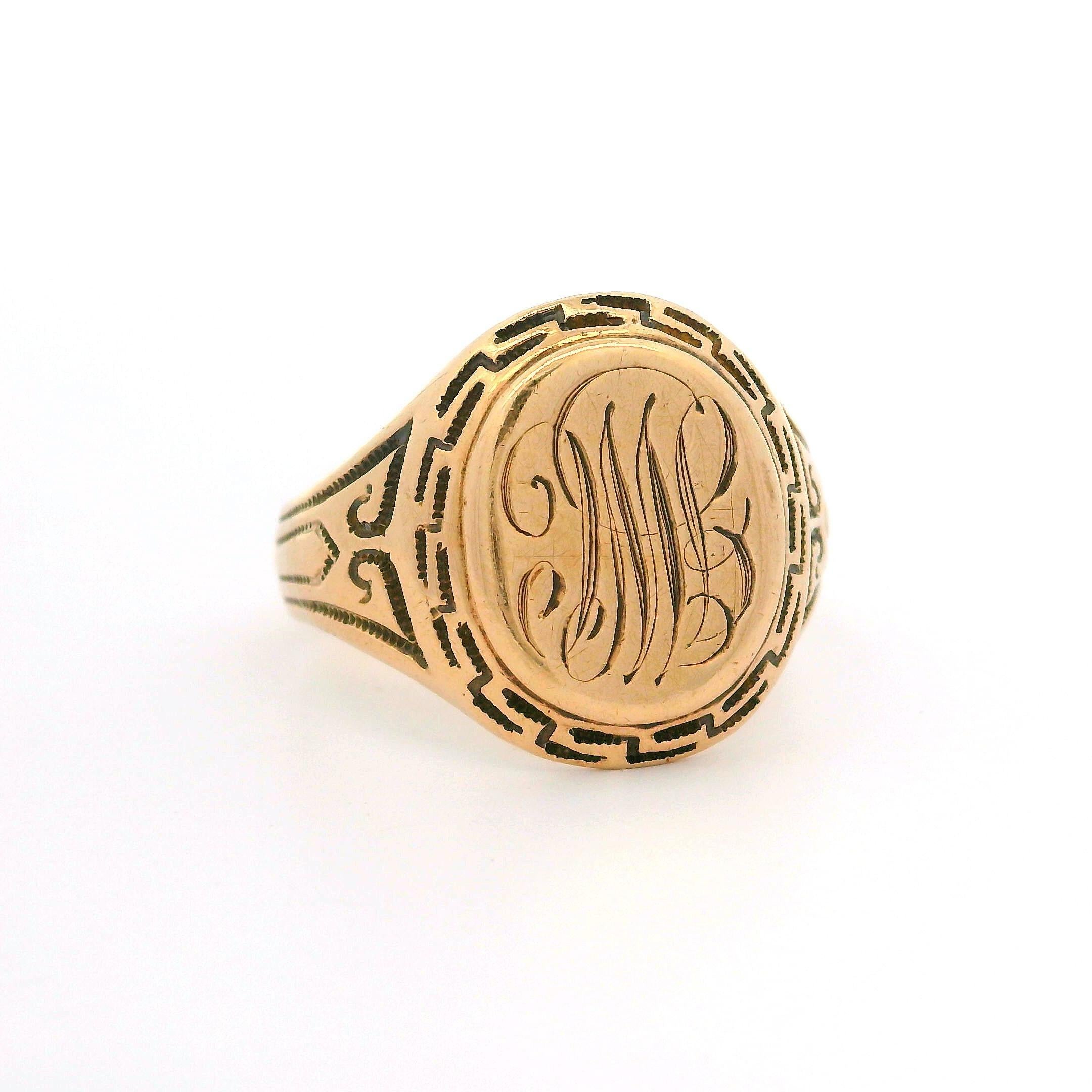 Vintage Ostby Barton 10k Rosy Yellow Gold Milgrain Greek Key Signet Band Ring en Bueno estado para la venta en Montclair, NJ