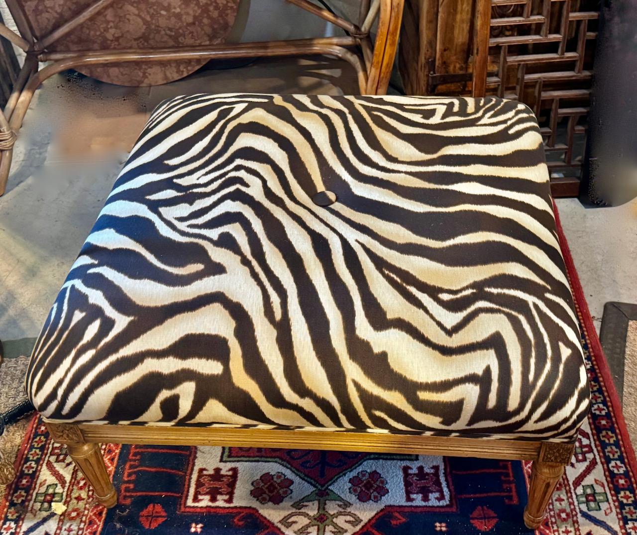 Pouf vintage in lino zebrato in vendita 1