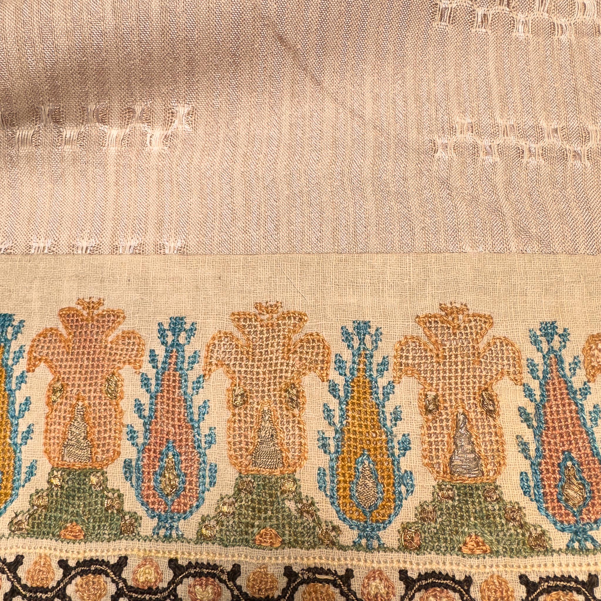 Ricamato Copri cuscino in lino per ottomana vintage (coppia) in vendita