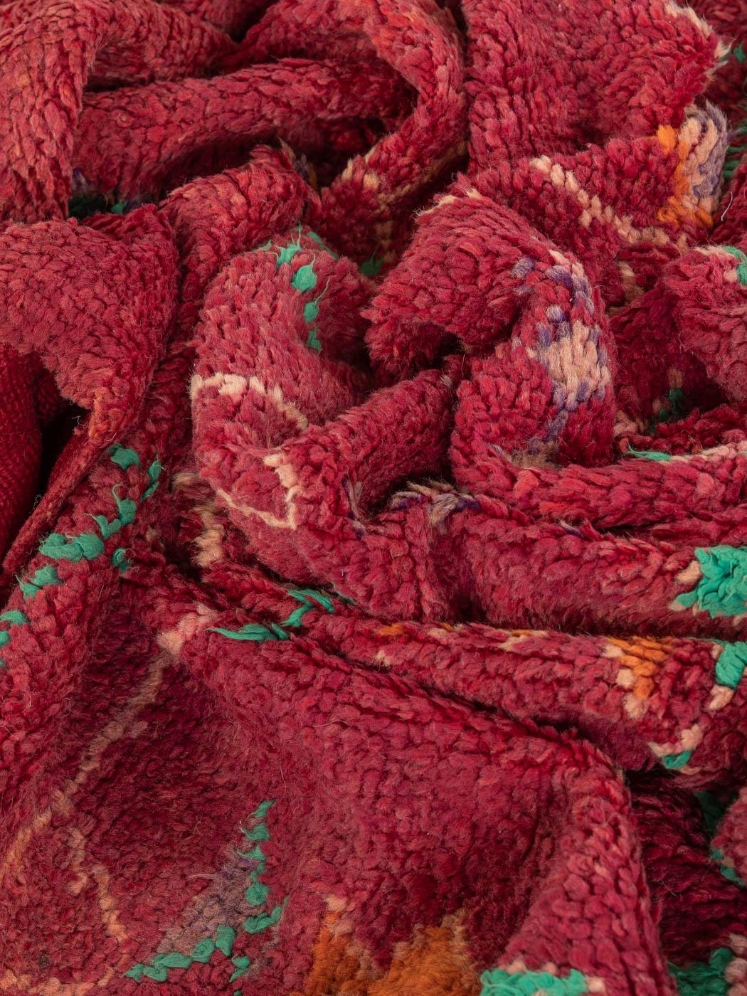 Handgefertigter Ourika-Berberteppich aus 100% Marokkanischer Wolle (Ende des 20. Jahrhunderts) im Angebot