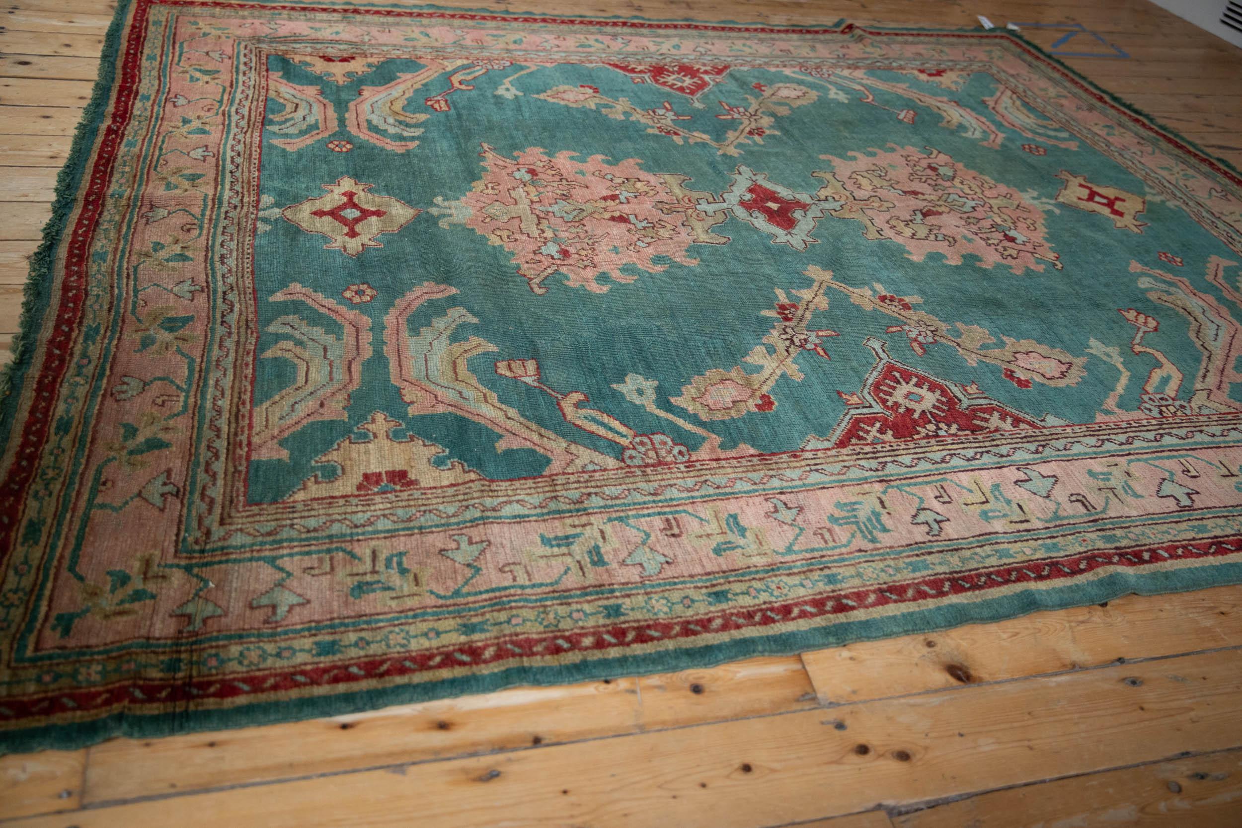 Alfombra Oushak Vintage en Bueno estado para la venta en Katonah, NY