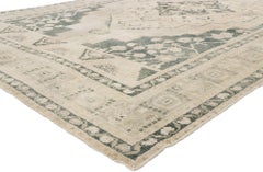 Vintage Turkish Oushak Gallery Rug mit kolonialem Shaker Style