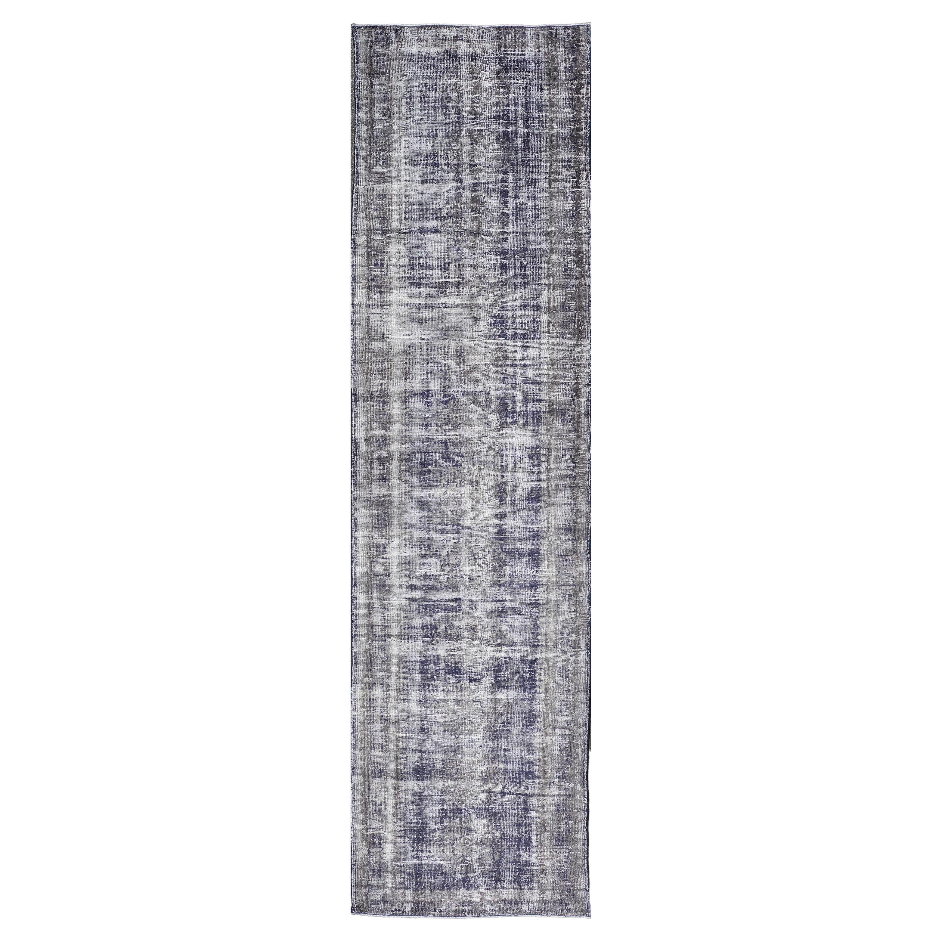 Runner vintage Oushak sovratinto in sfumature di blu  3' 8" x 15' 7" in vendita