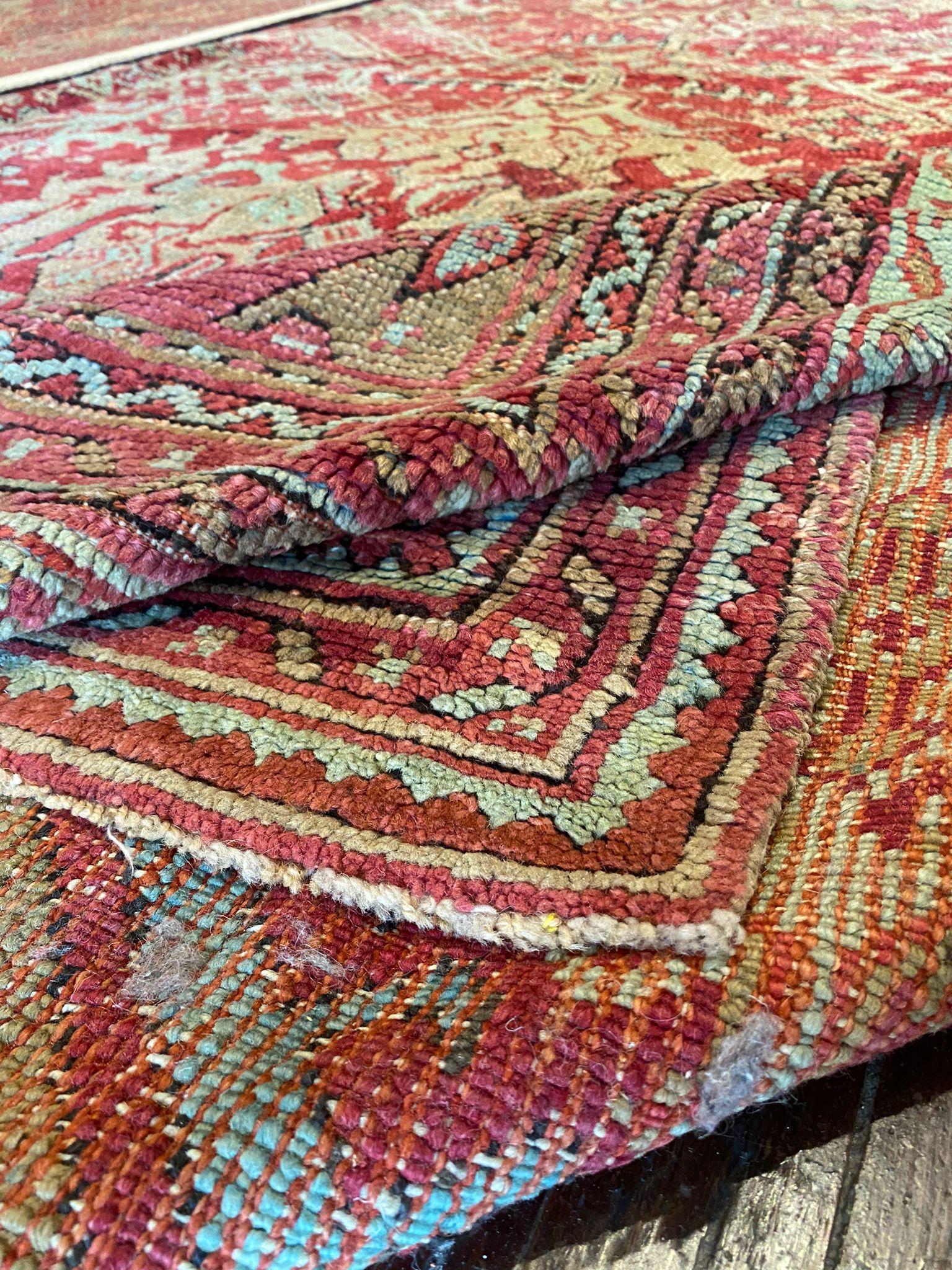 Vintage Oushak Turkish Rug In Good Condition For Sale In Providence, RI