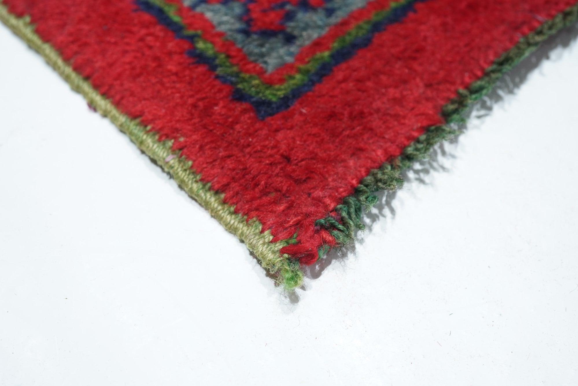 Vintage Oushak Rug  In Good Condition For Sale In New York, NY