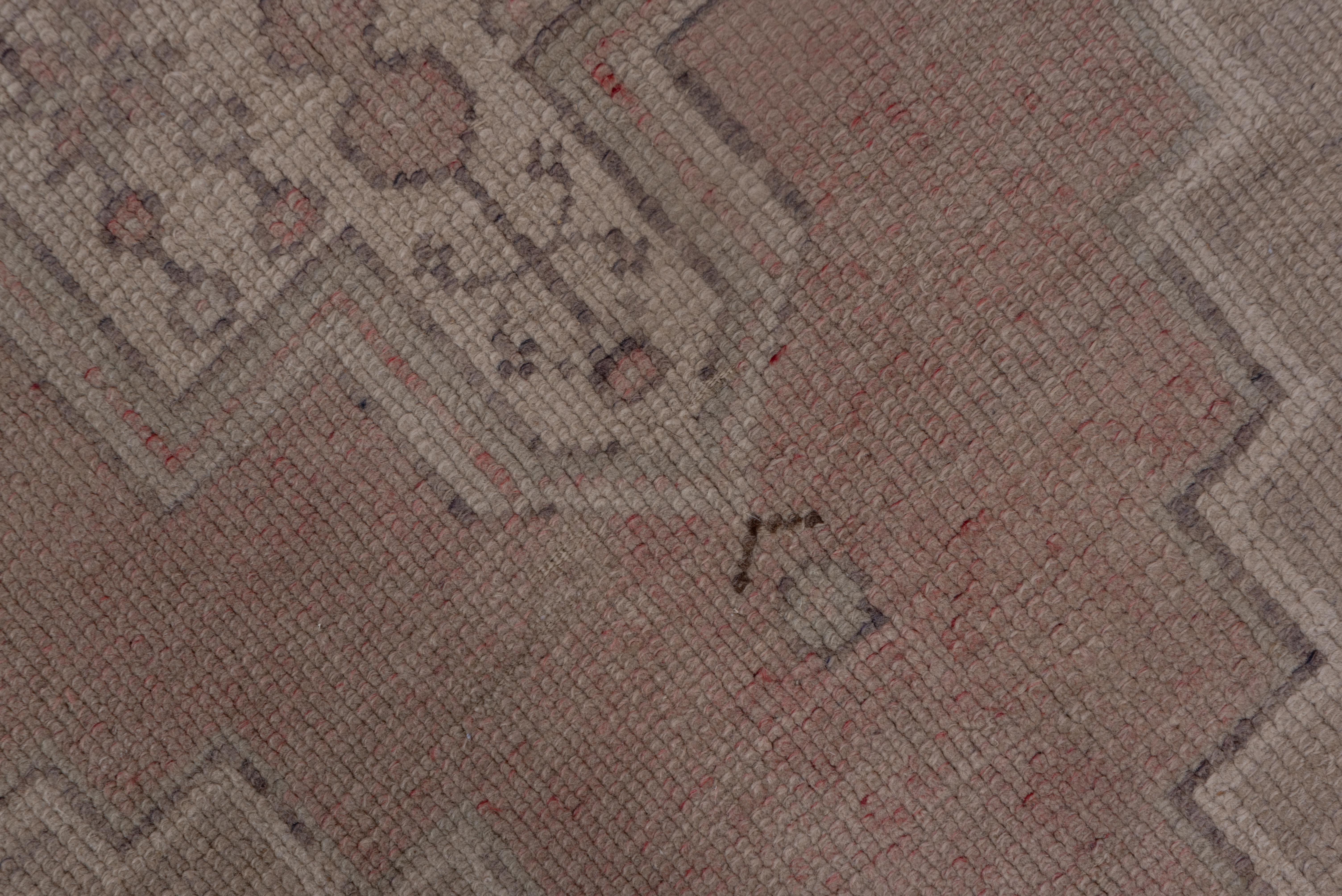 Vintage Oushak Rug – Faded Medallion in Soft Blush and Taupe In Good Condition For Sale In New York, NY
