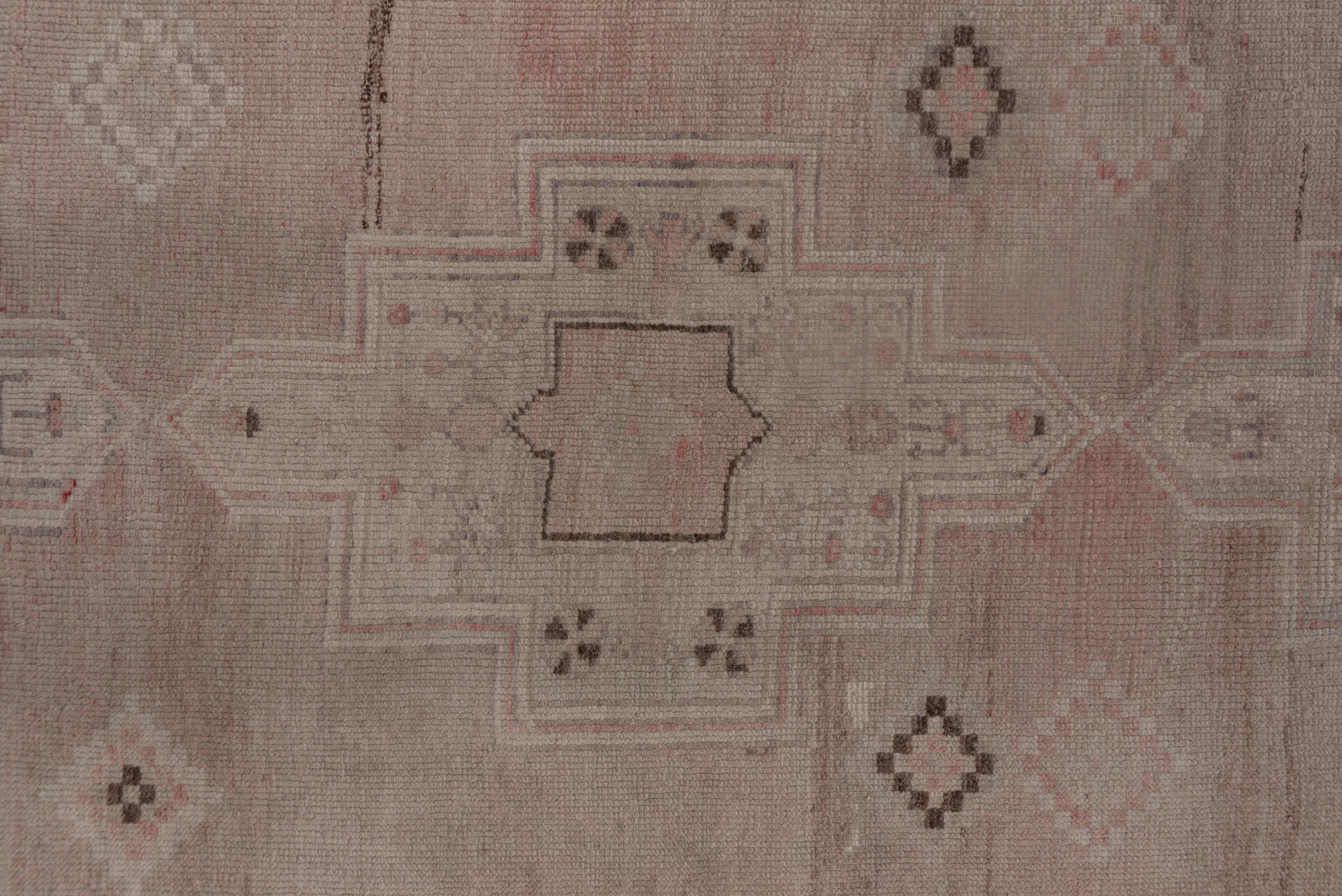 Wool Vintage Oushak Rug – Faded Medallion in Soft Blush and Taupe For Sale