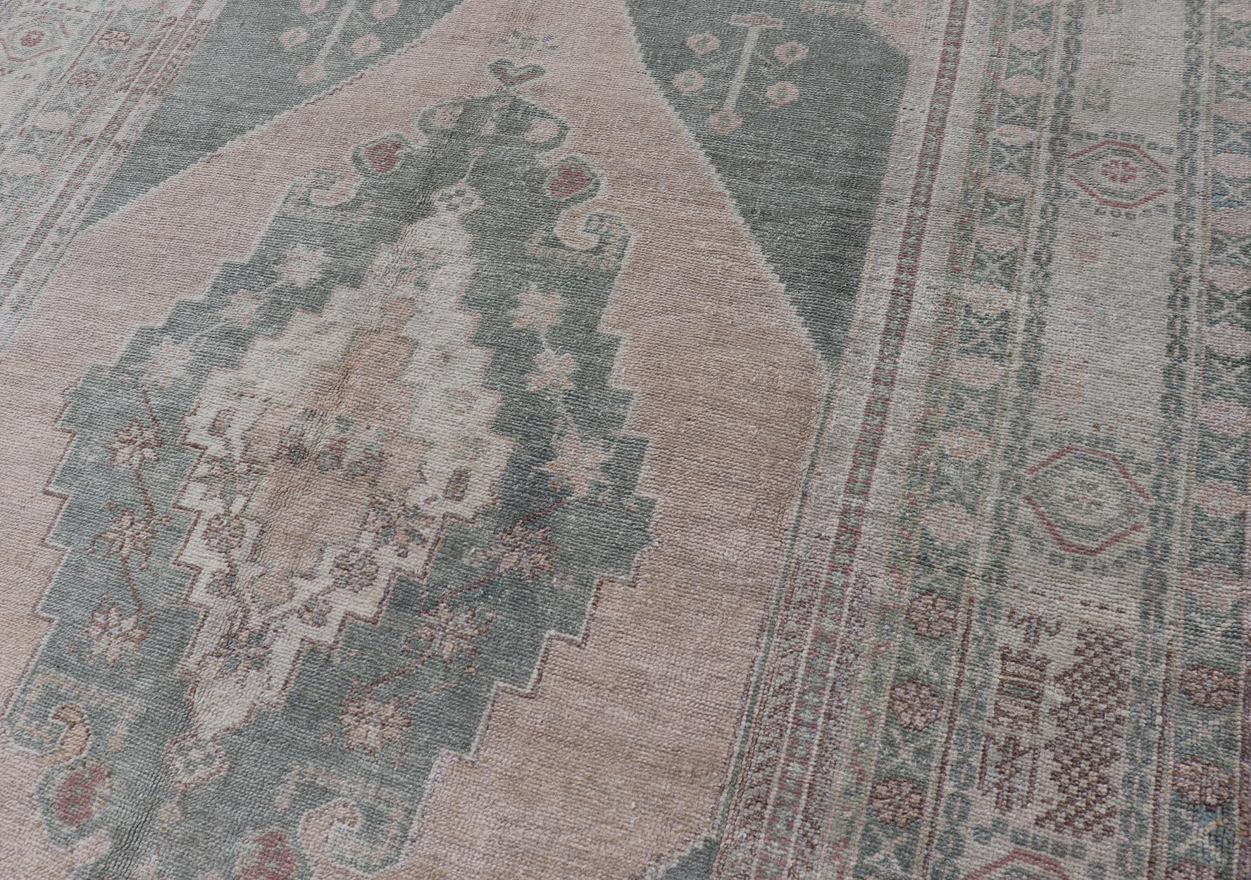 Tapis Vintage Oushak en Taupe atténué, Lavande, Blush et Light Brown en vente 5