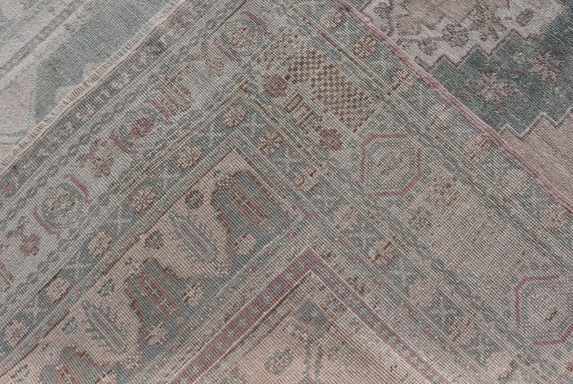 Tapis Vintage Oushak en Taupe atténué, Lavande, Blush et Light Brown en vente 2