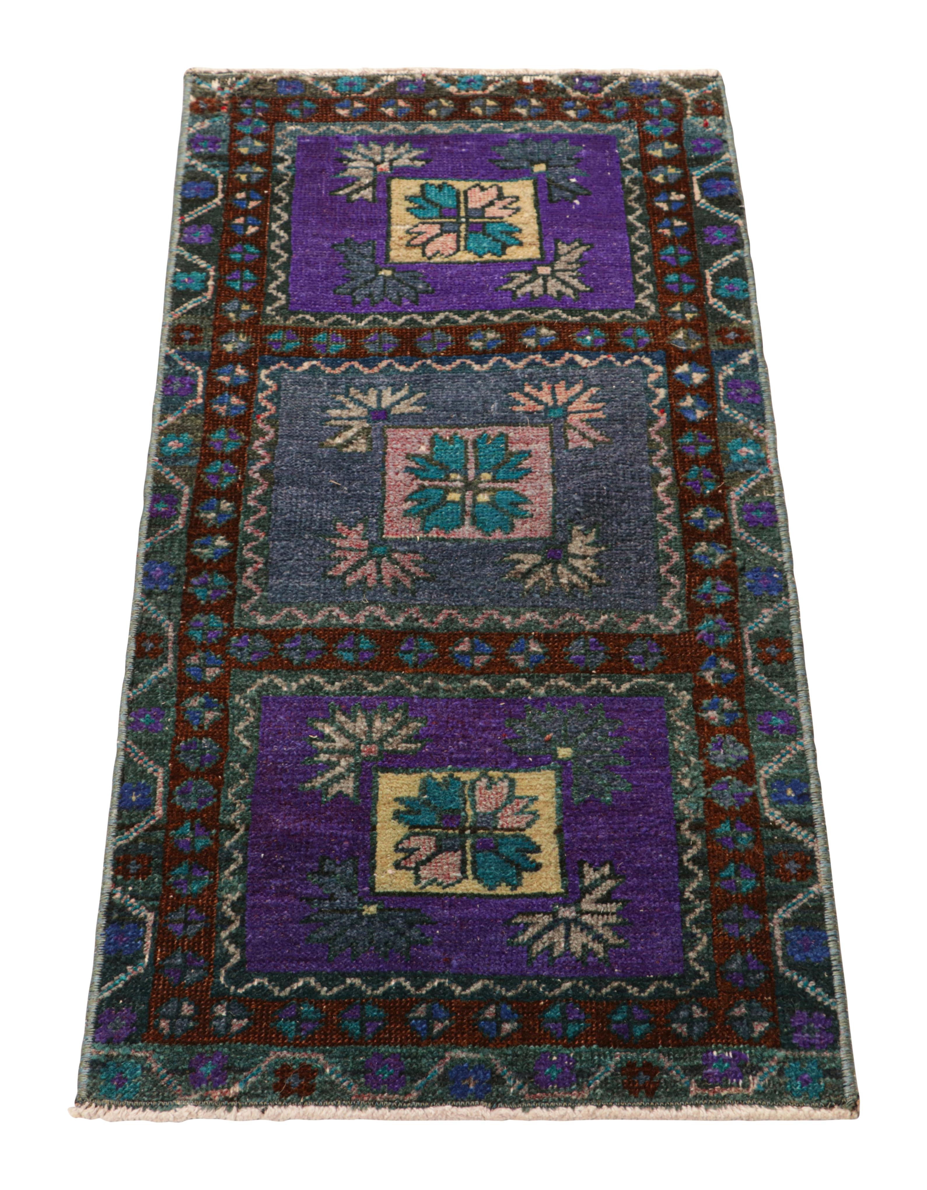 Vintage Oushak Rug in Violet Purple with Geometric Medallions, from Rug & Kilim In Good Condition For Sale In Long Island City, NY