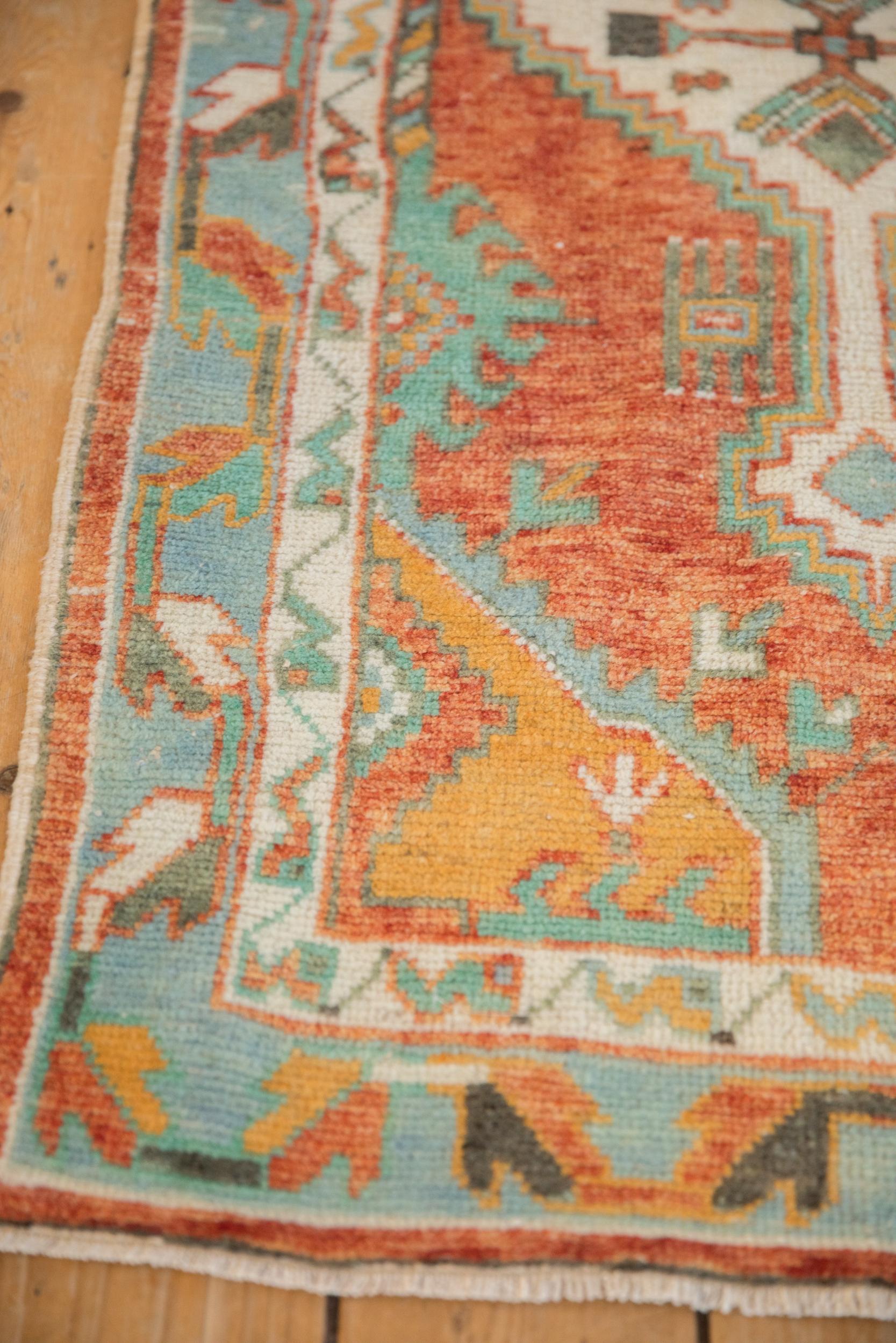 Vintage Oushak Teppich Läufer (Mitte des 20. Jahrhunderts) im Angebot