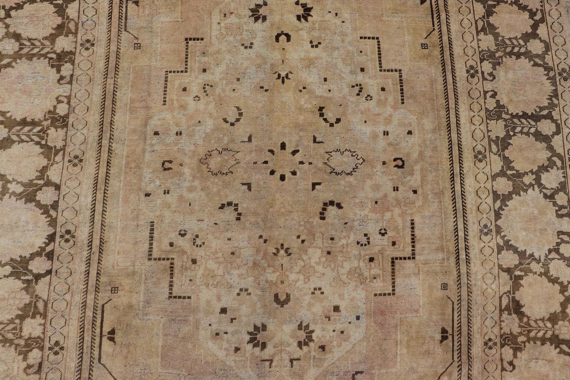 Vintage Oushak Rug with Muted Neutral Colors in Tan, Beige, Taupe, Gray & Brown For Sale 3