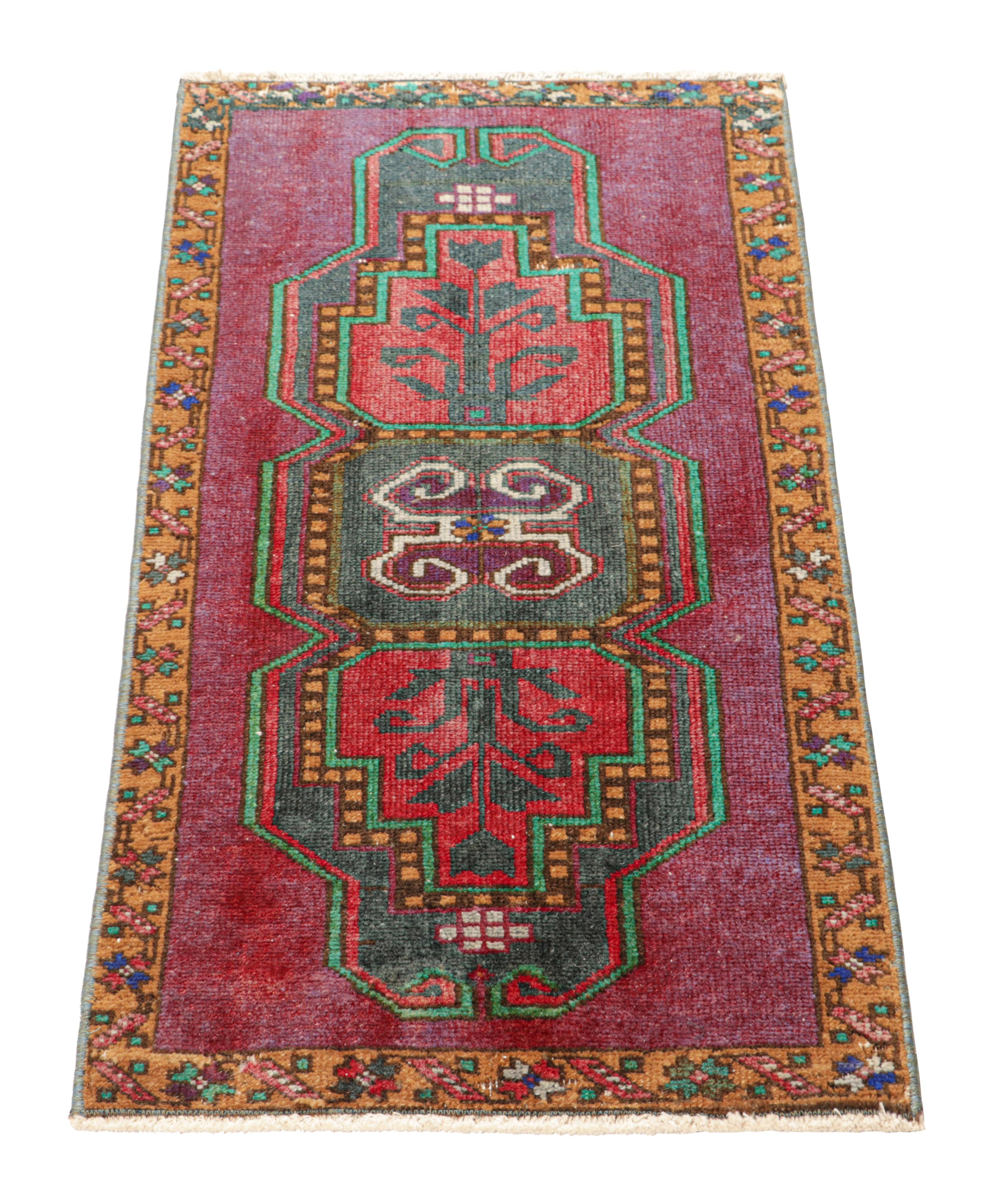 Vintage Oushak Rug with Polychromatic Geometric Medallions, from Rug & Kilim In Good Condition For Sale In Long Island City, NY