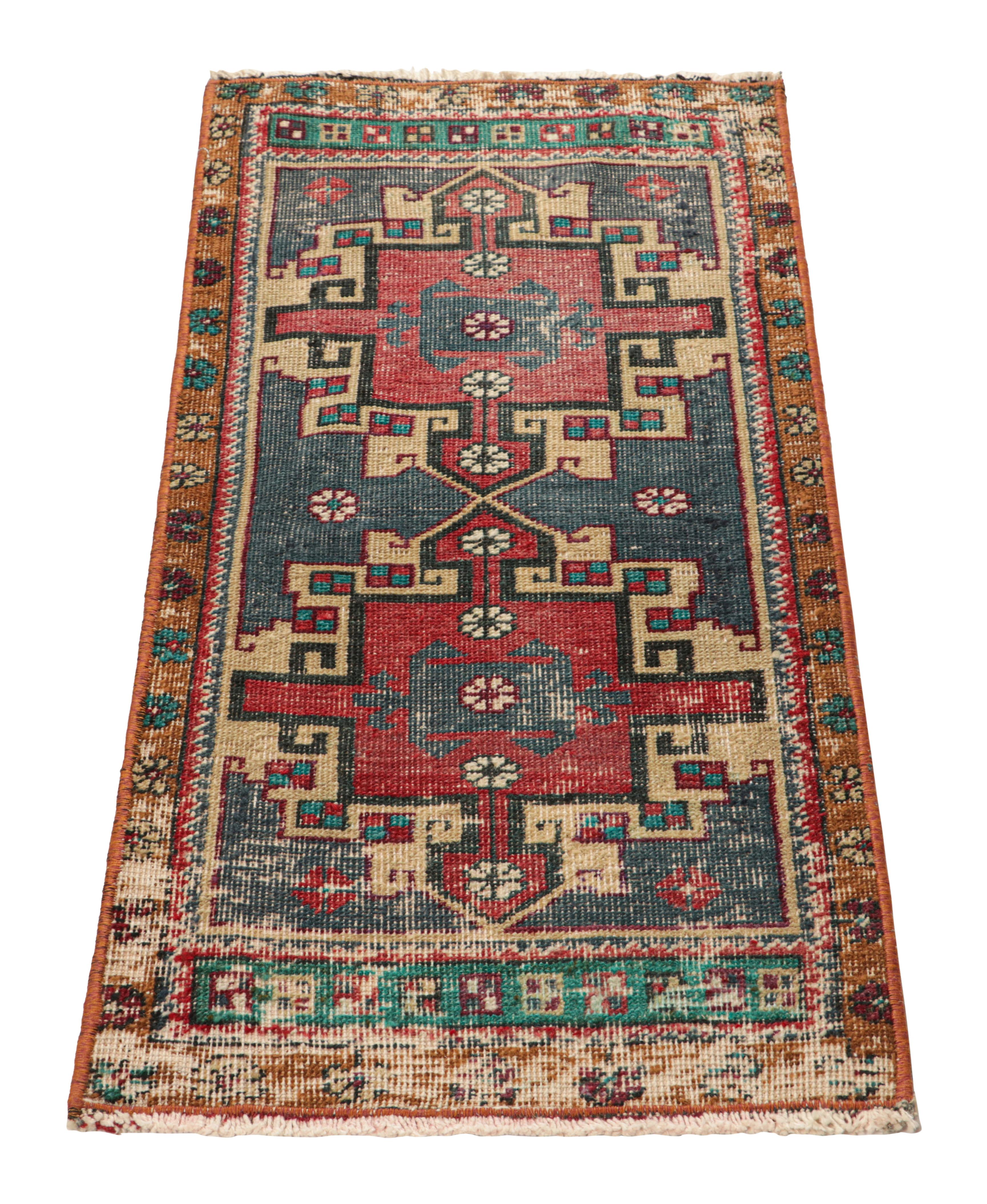 Vintage Oushak Rug with Polychromatic Geometric Medallions, from Rug & Kilim In Good Condition For Sale In Long Island City, NY
