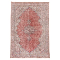 Tappeto Oushak vintage con medaglione rosso e motivi floreali