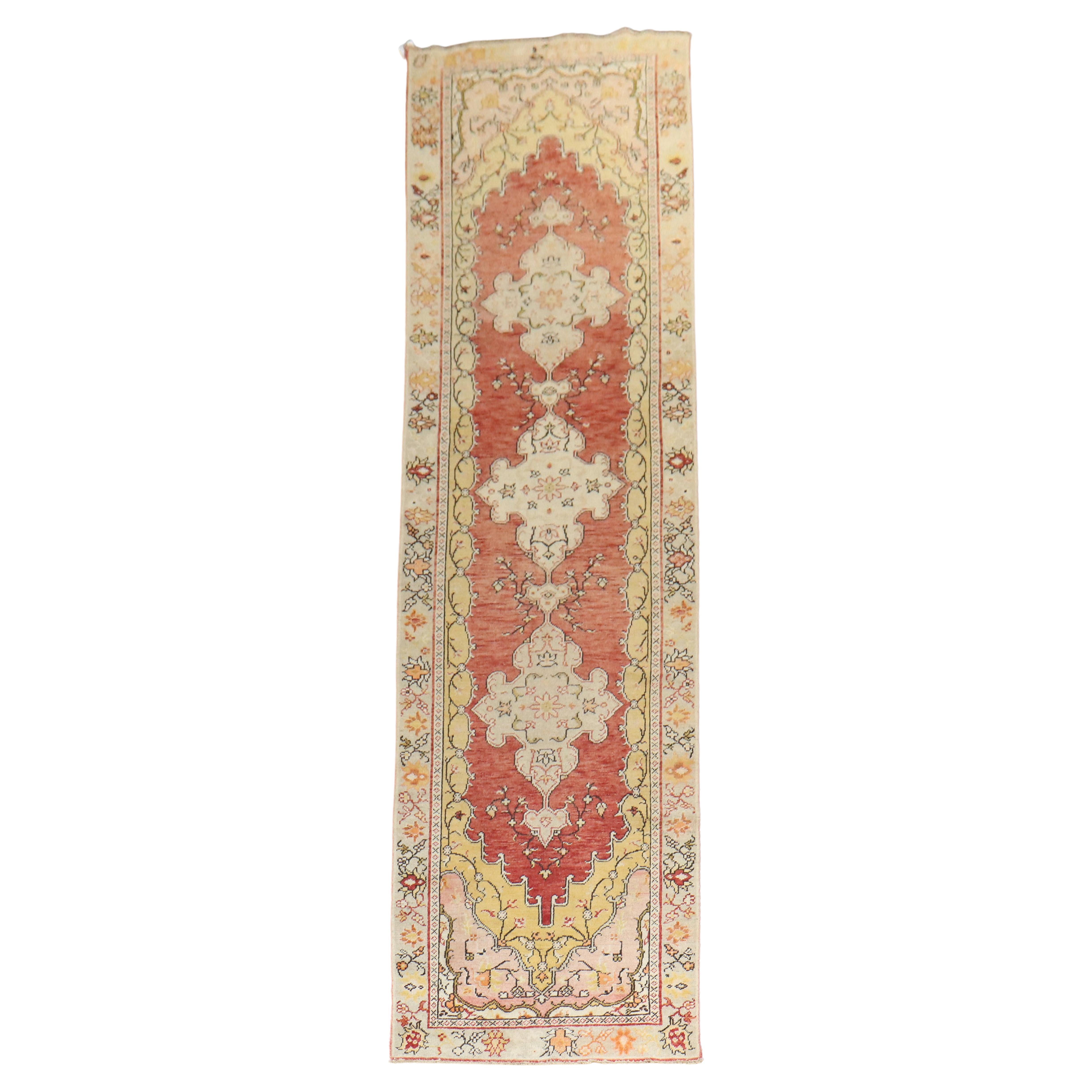 Tapis de couloir vintage Oushak