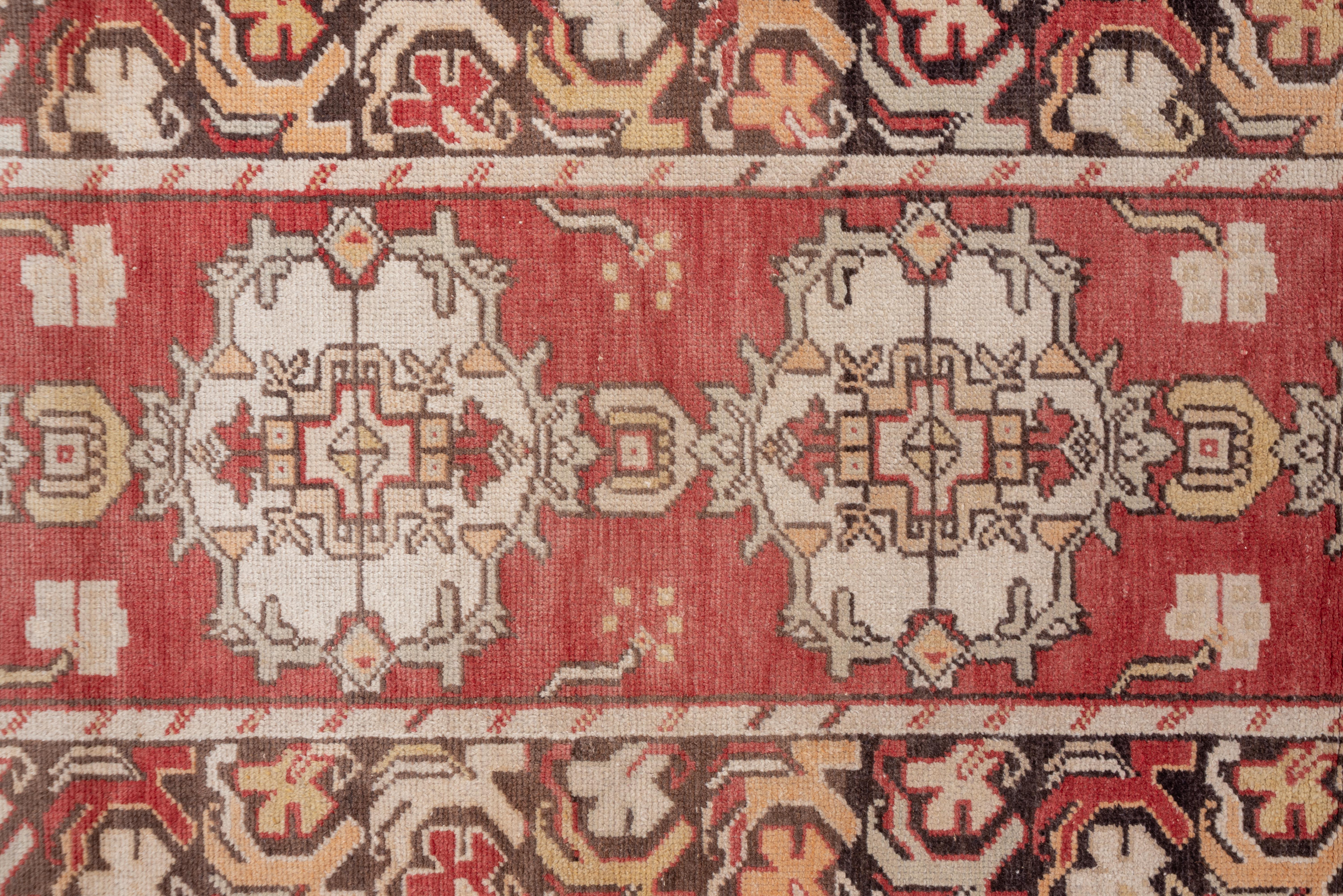 20th Century Vintage Oushak Runner – Medallion Motif in Brick and Cream For Sale