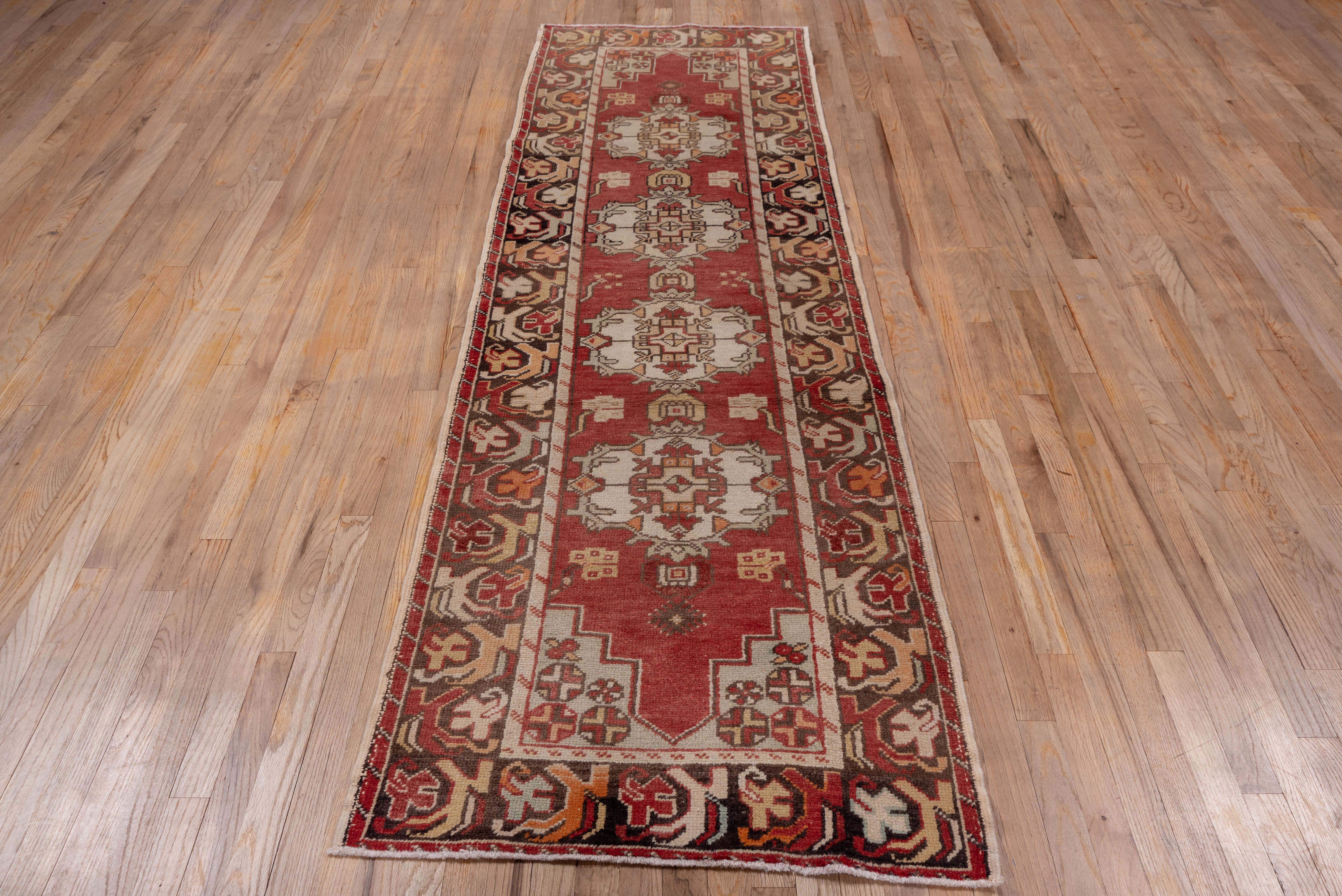 Wool Vintage Oushak Runner – Medallion Motif in Brick and Cream For Sale