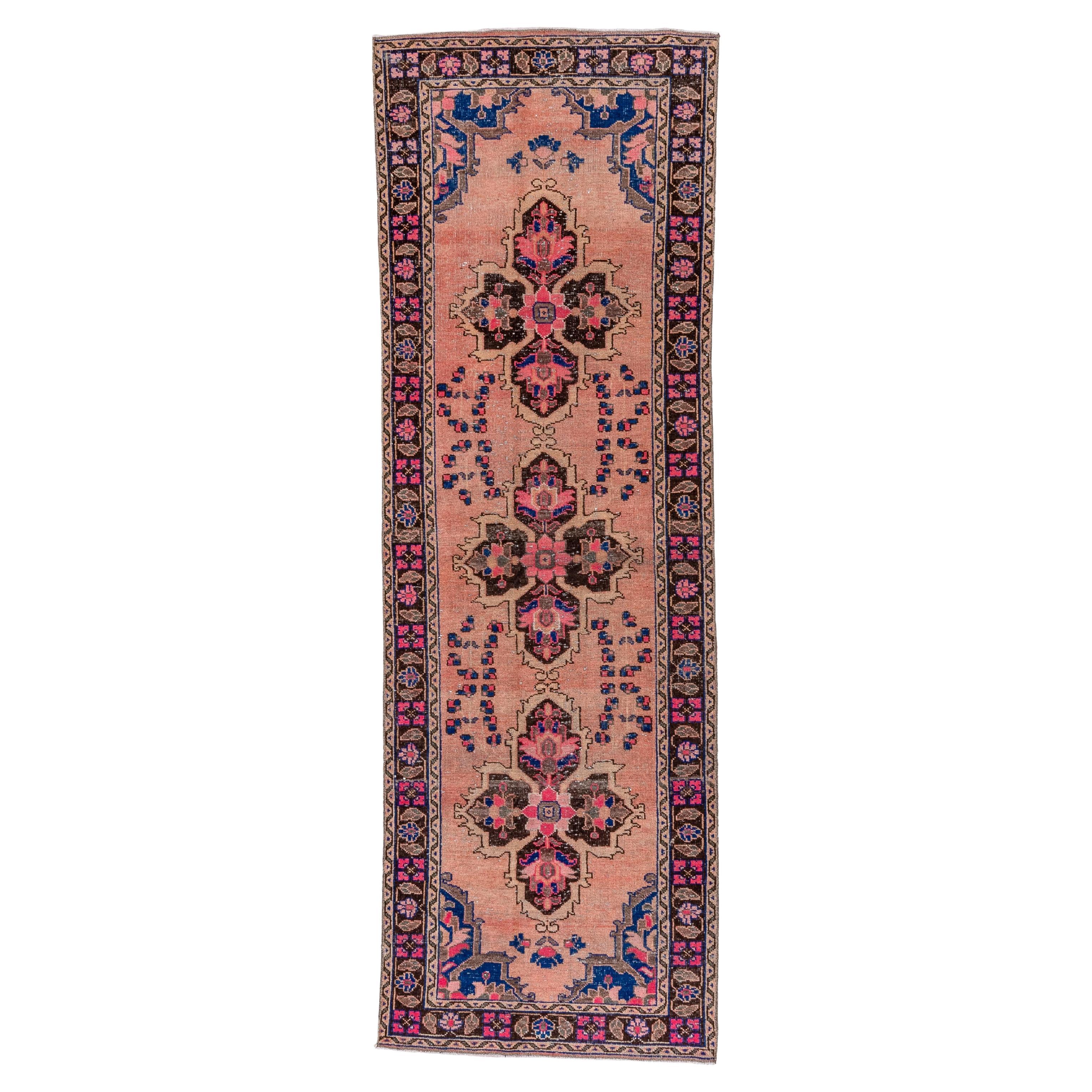 Traves de Mesa Vintage Oushak - Fondo Rosa con Medallones Florales en venta