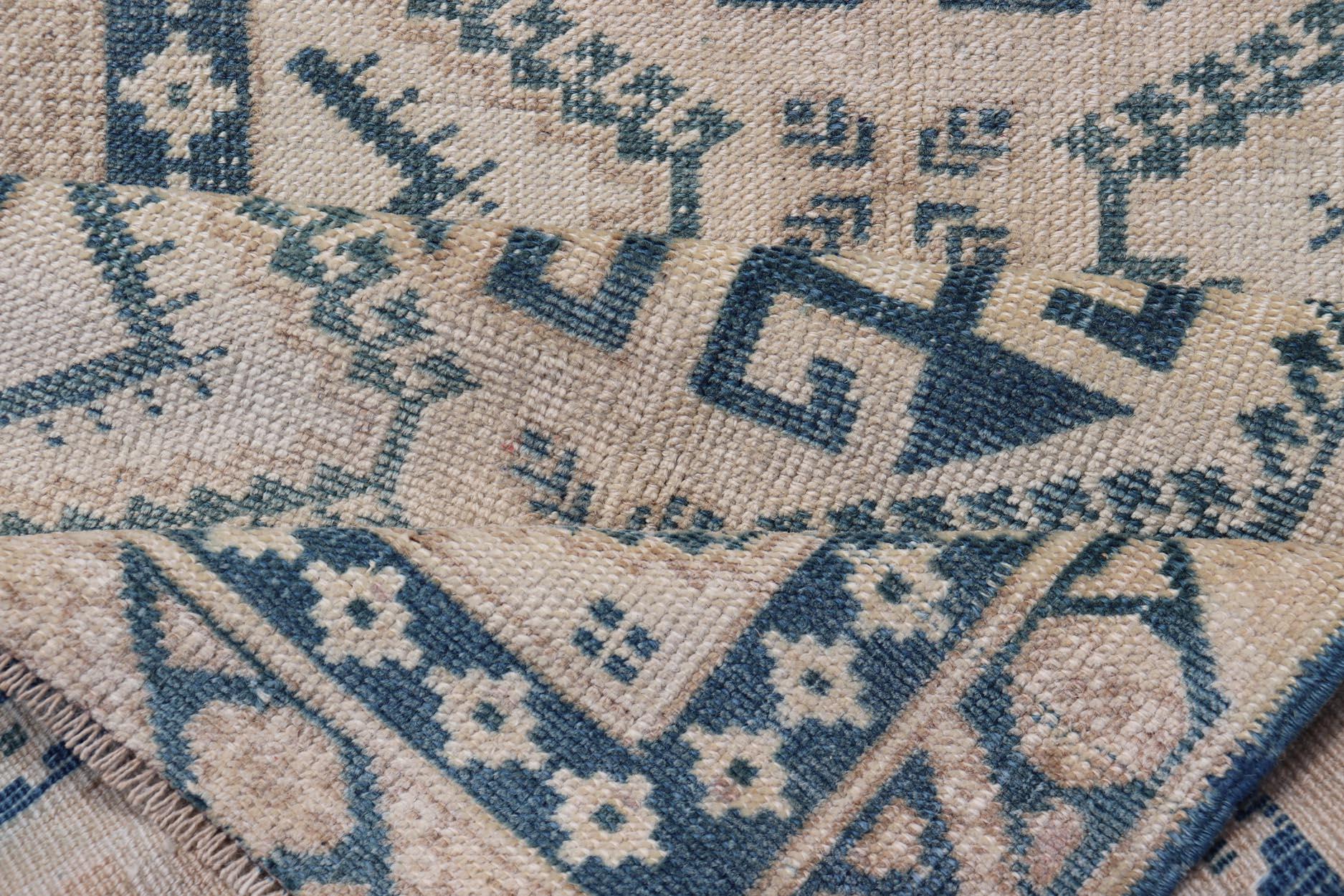 Laine Tapis de couloir turc Oushak à motif géométrique en bleu marine 2'5 x 9'8 en vente